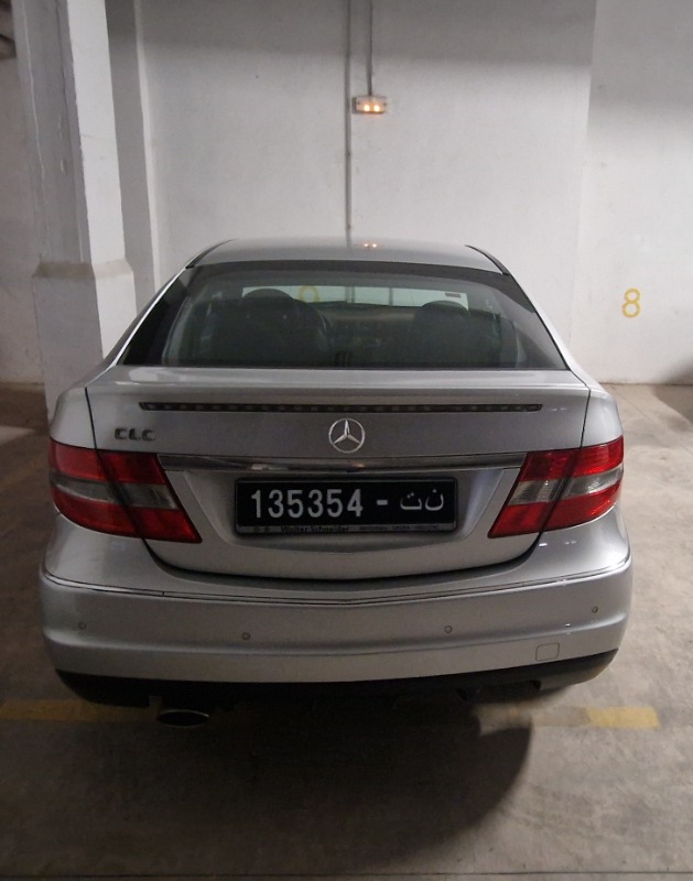 Mercedes Classe C Essence 2009 à Tunis - Photo 3