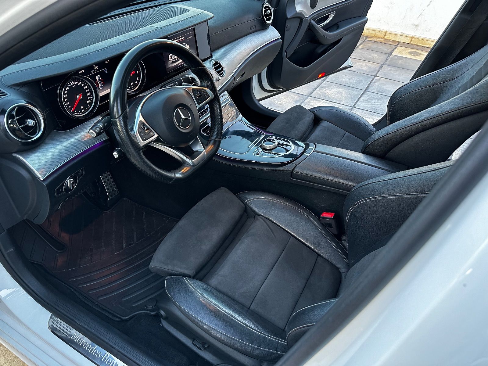 Mercedes-Benz Classe E Avantgarde à Tunis - Photo 1
