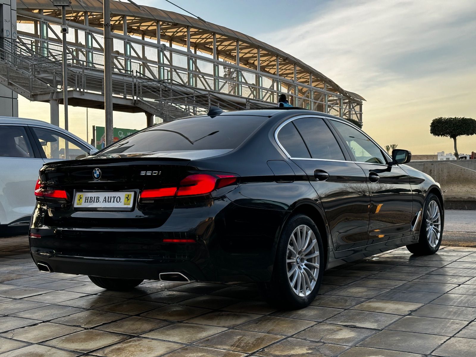 BMW Série 5 à Ariana - Photo 11