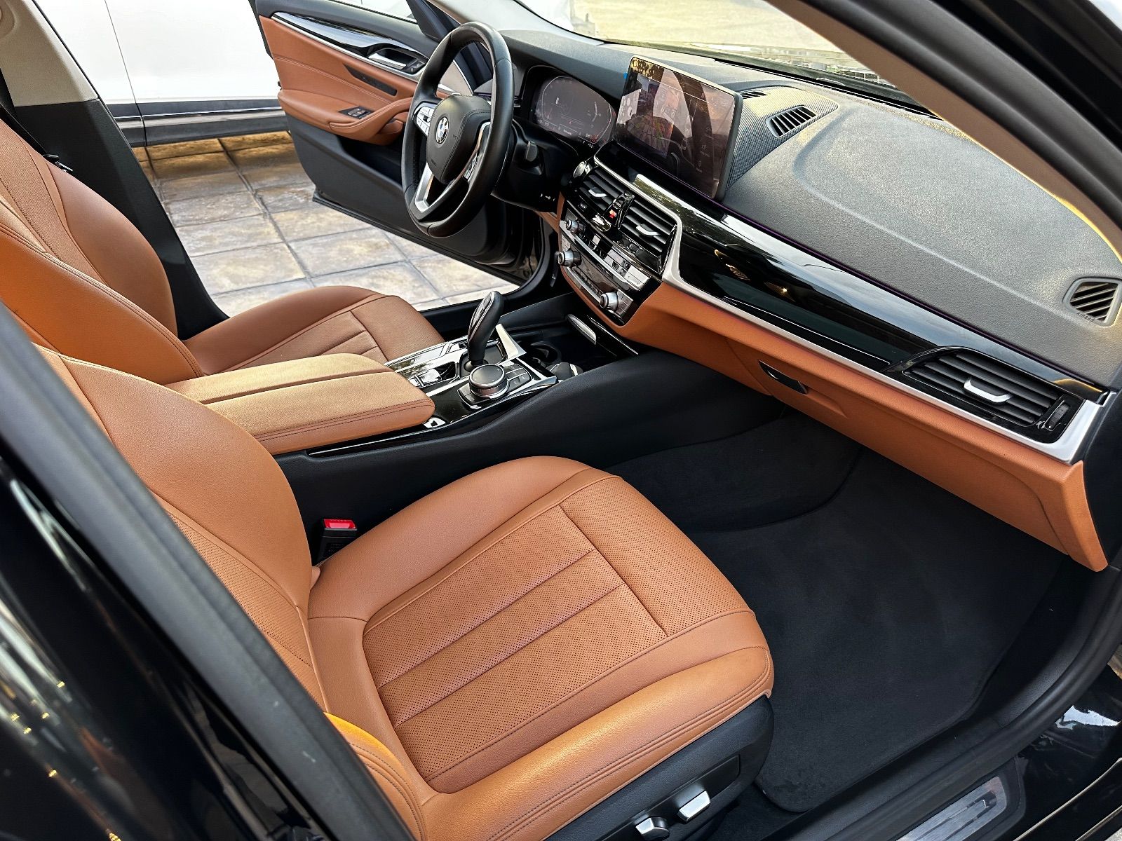 BMW Série 5 à Ariana - Photo 19