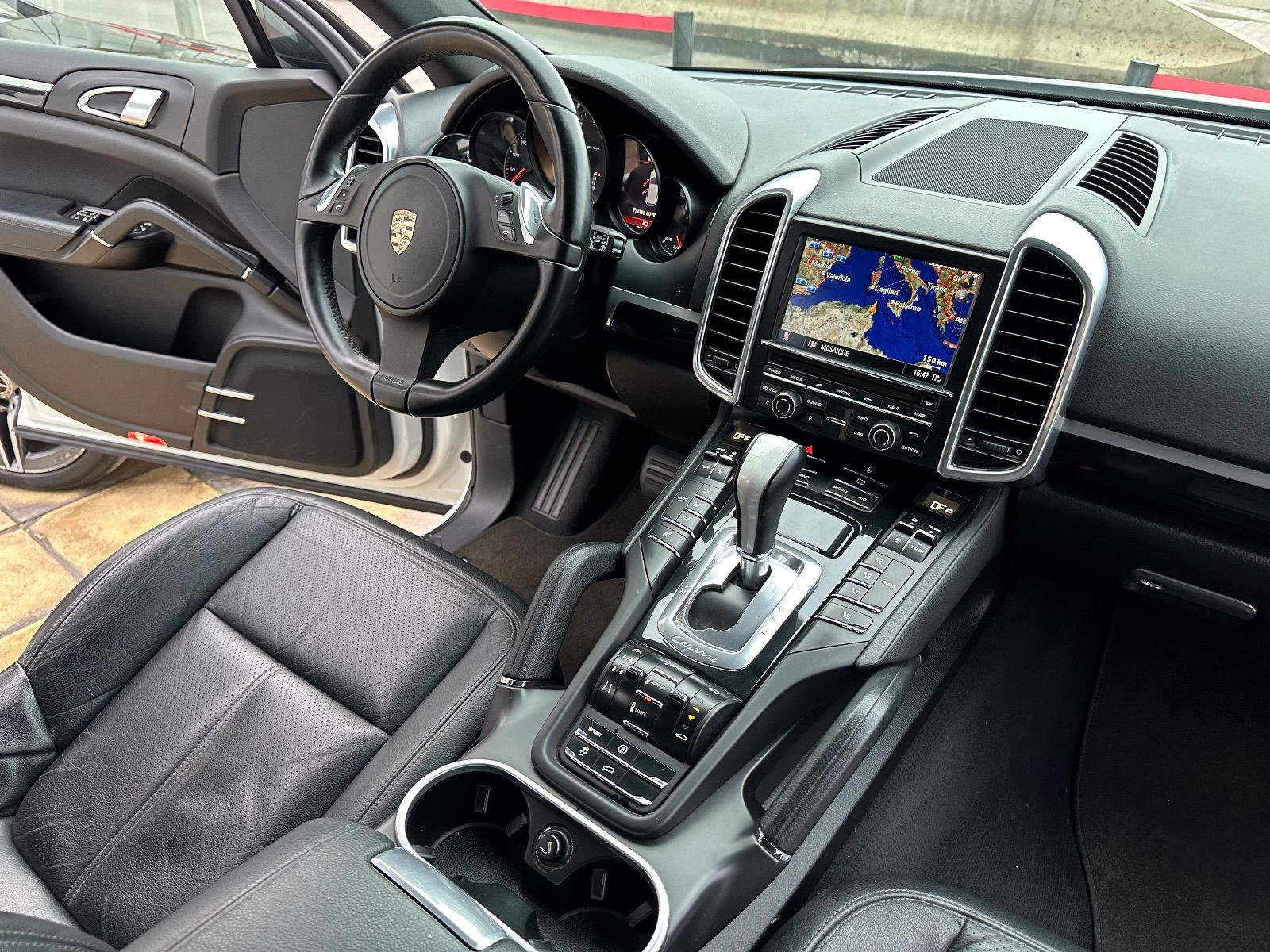 Porsche Cayenne à Ben Arous - Photo 3