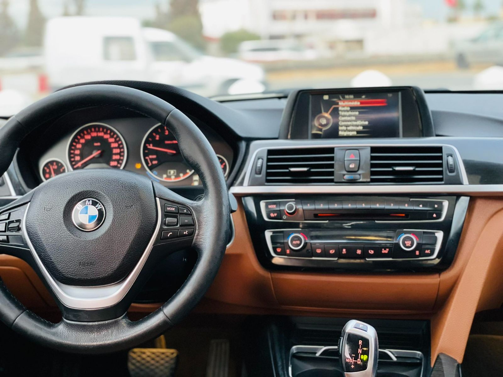BMW Série 3 318i à Tunis - Photo 6