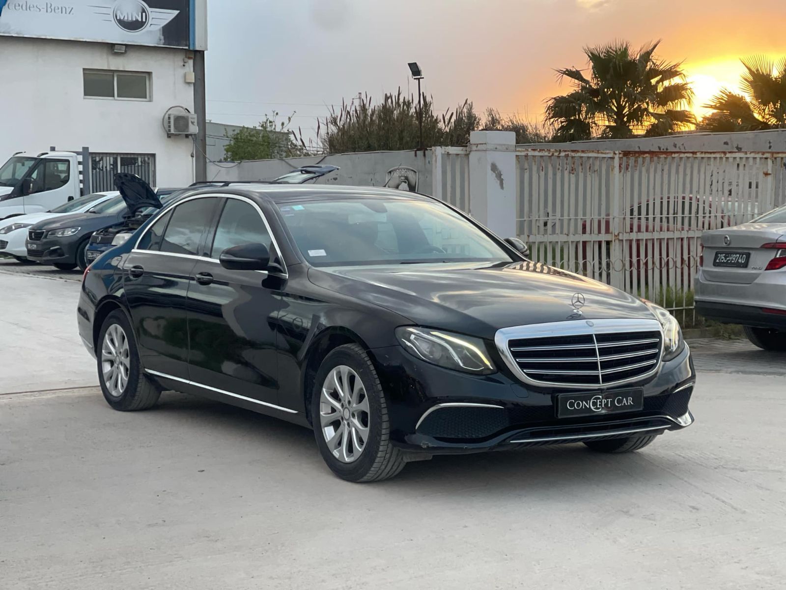 Mercedes-Benz Classe E à Tunis - Photo 1