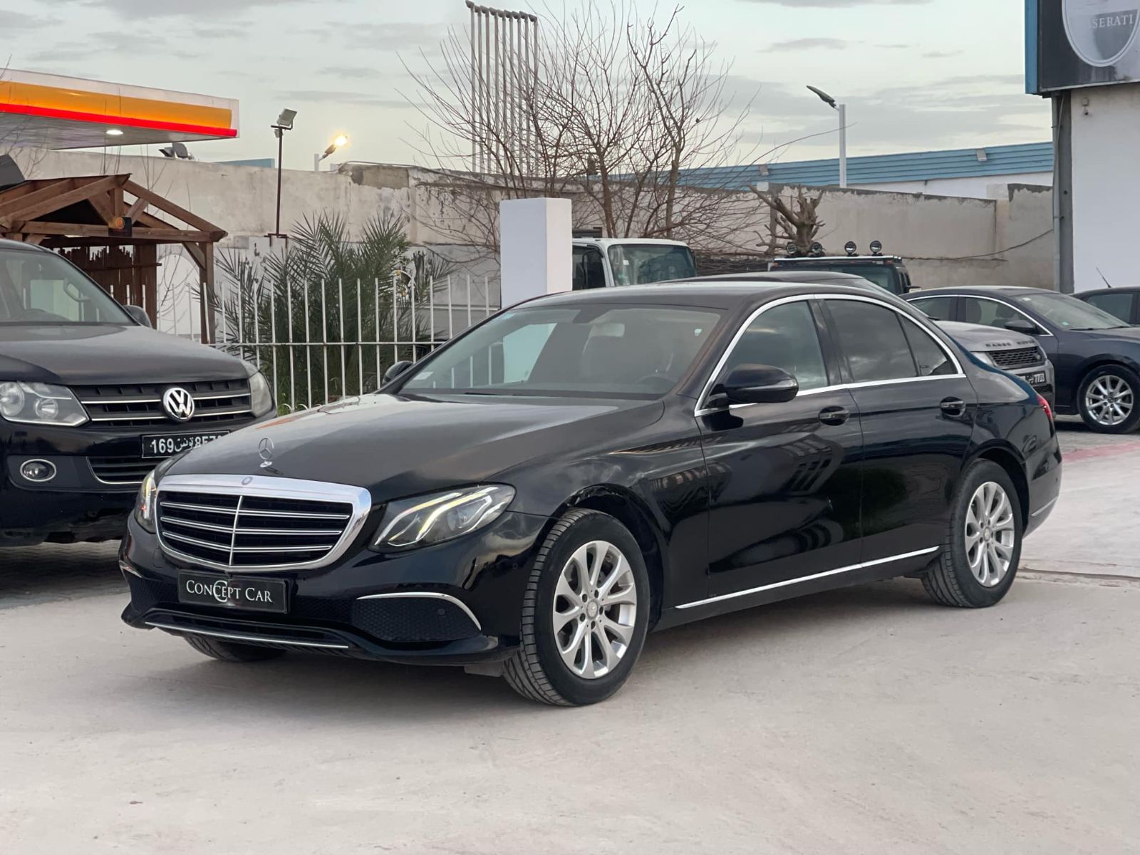 Mercedes-Benz Classe E à Tunis - Photo 2