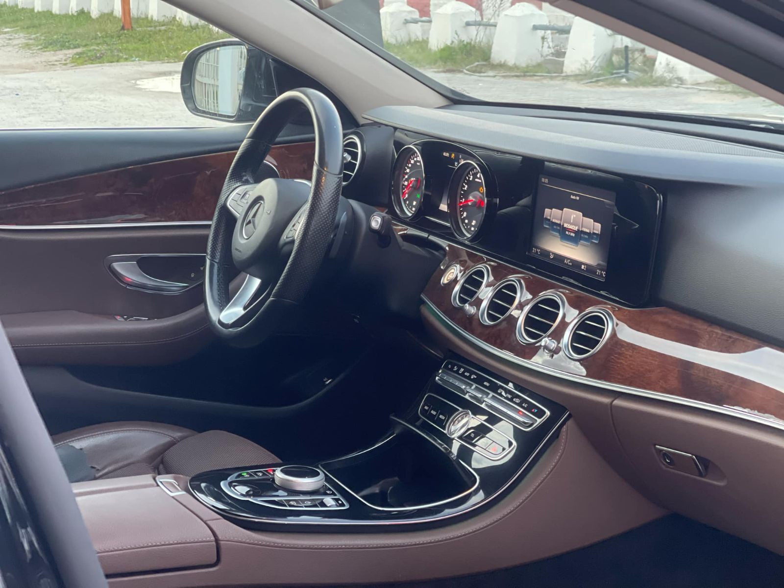 Mercedes-Benz Classe E à Tunis - Photo 7