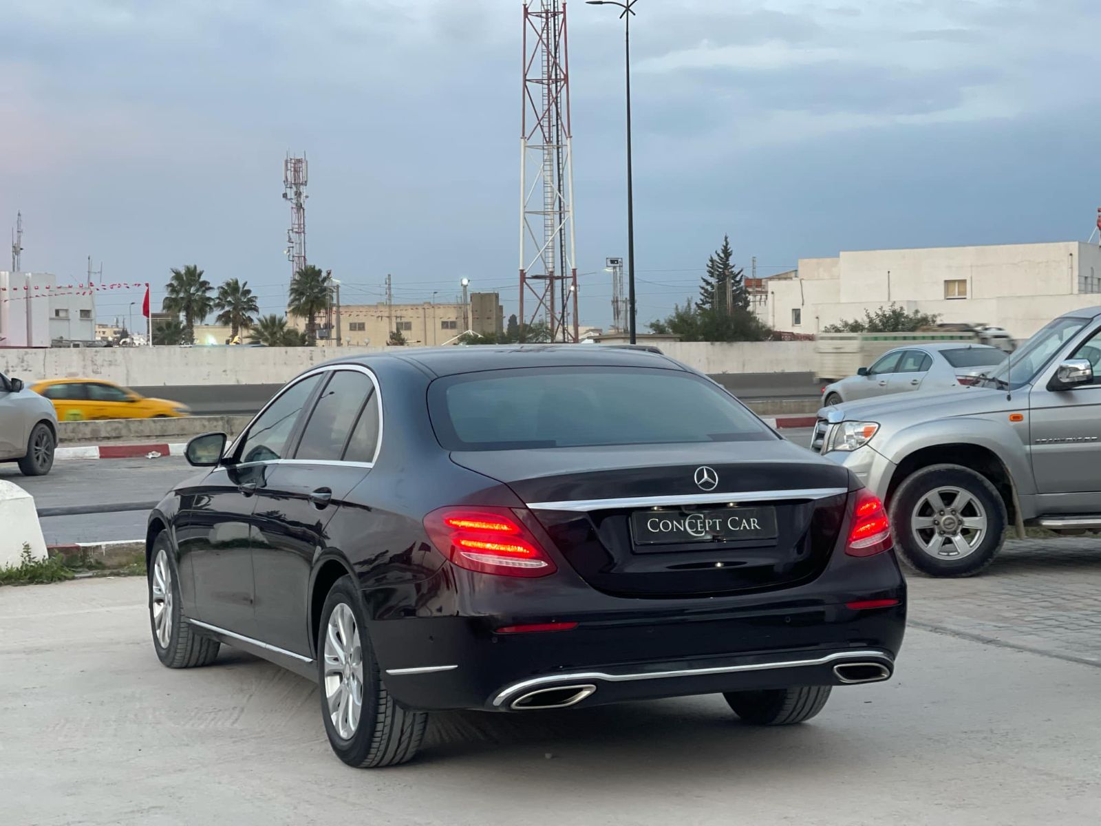 Mercedes-Benz Classe E à Tunis - Photo 10