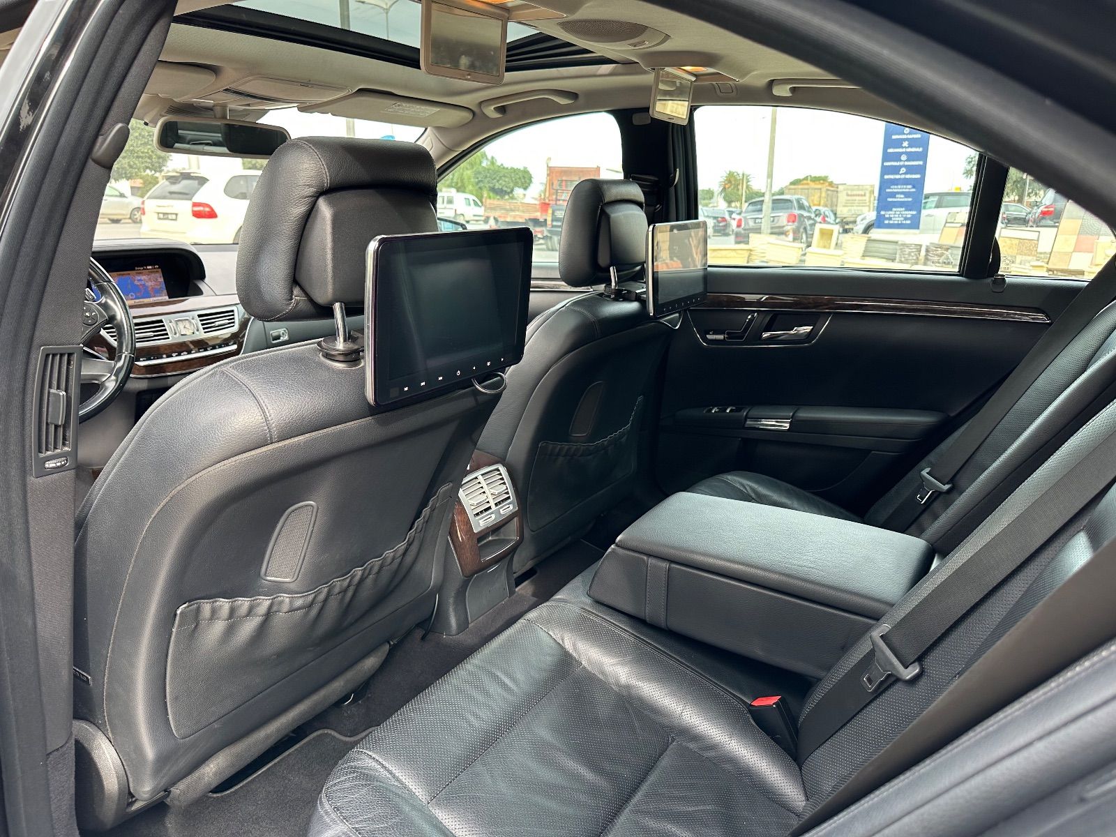 Mercedes-Benz Classe S S350. Toit ouvrant à Tunis - Photo 21