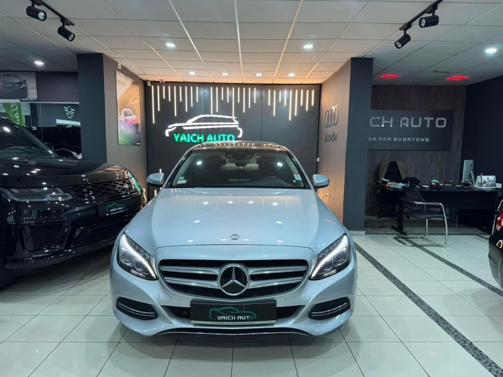 Mercedes-Benz Classe C AMG à Tunis - Photo 1