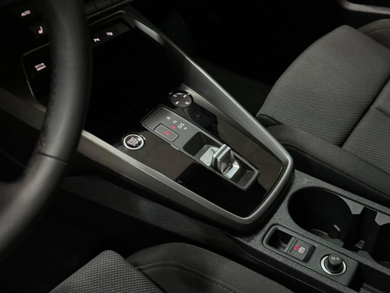 Audi A3 Sportback S-Line à Tunis - Photo 10