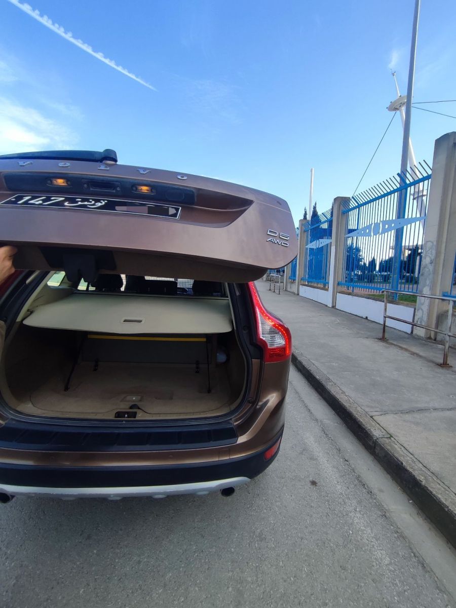 Volvo XC60 R-Design à Tunis - Photo 5