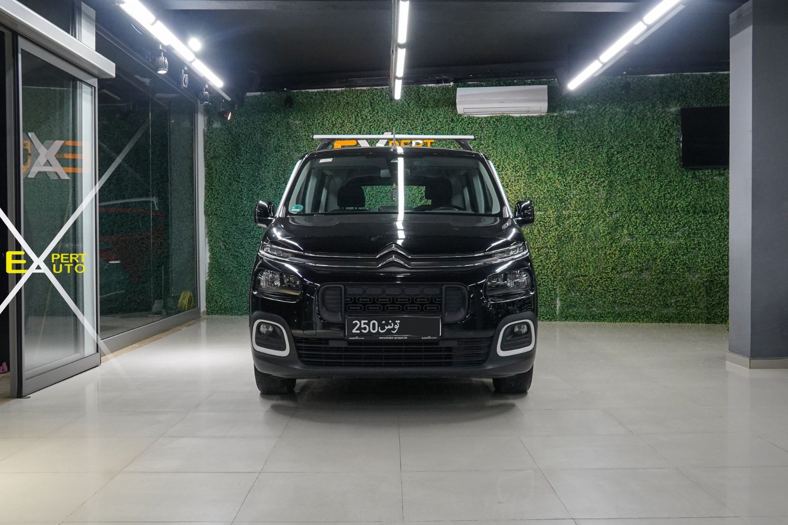 Citroën Berlingo BVA 5 places à Tunis - Photo 3
