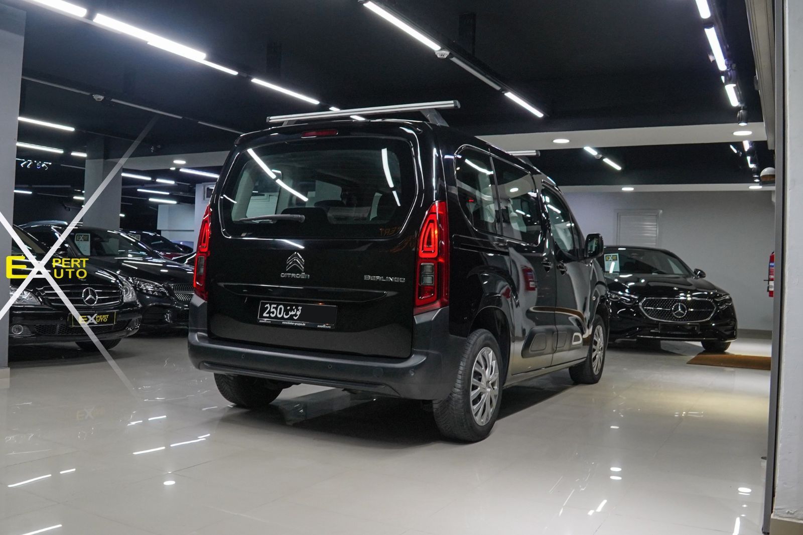 Citroën Berlingo BVA 5 places à Tunis - Photo 5