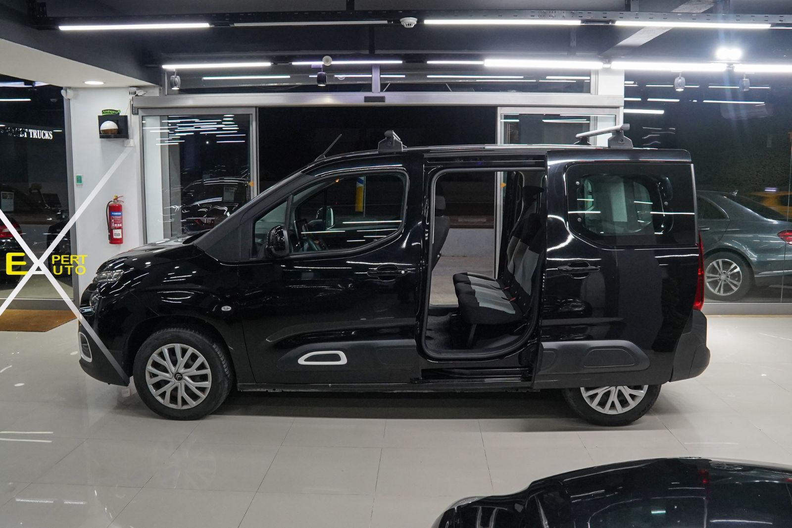 Citroën Berlingo BVA 5 places à Tunis - Photo 6