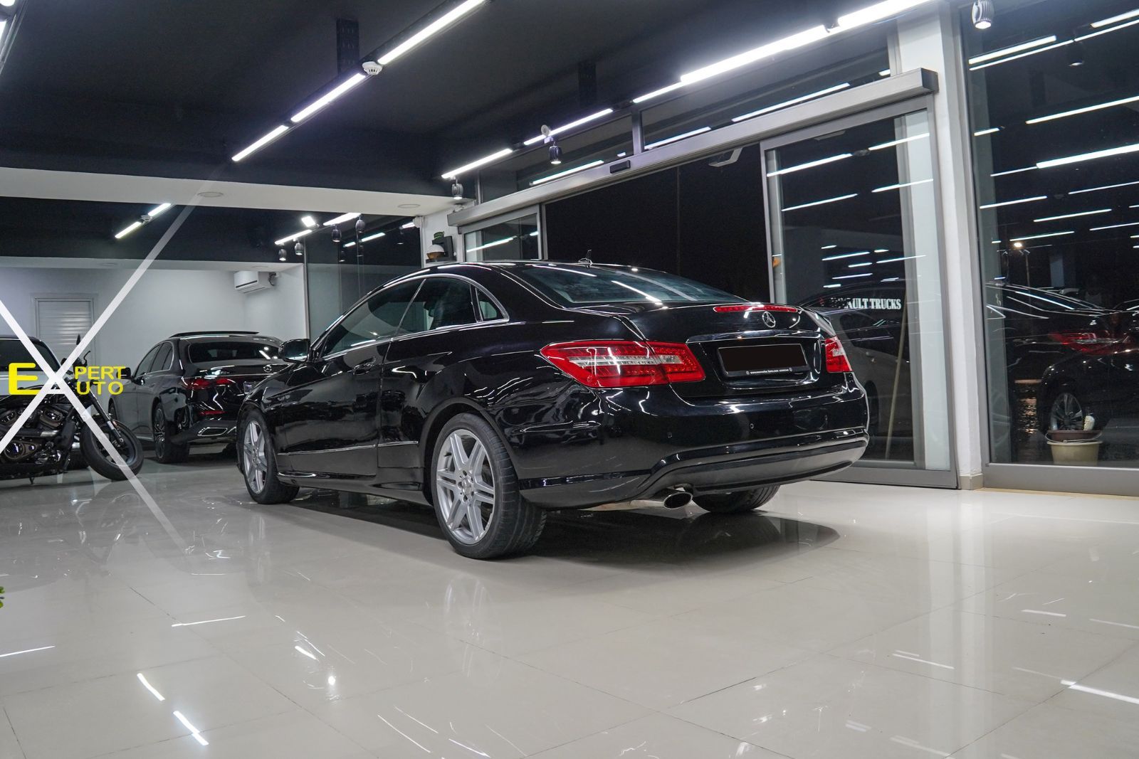 Mercedes-Benz Classe E coupé AMG à Tunis - Photo 10