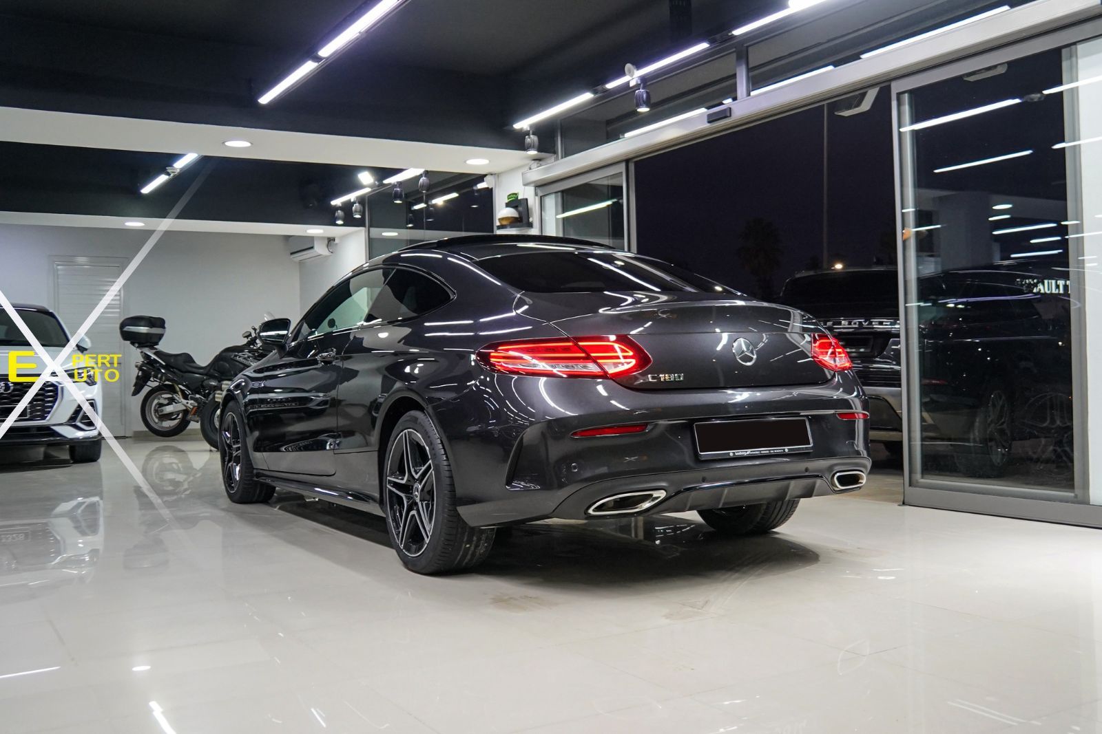 Mercedes-Benz Classe C coupé AMG à Tunis - Photo 14