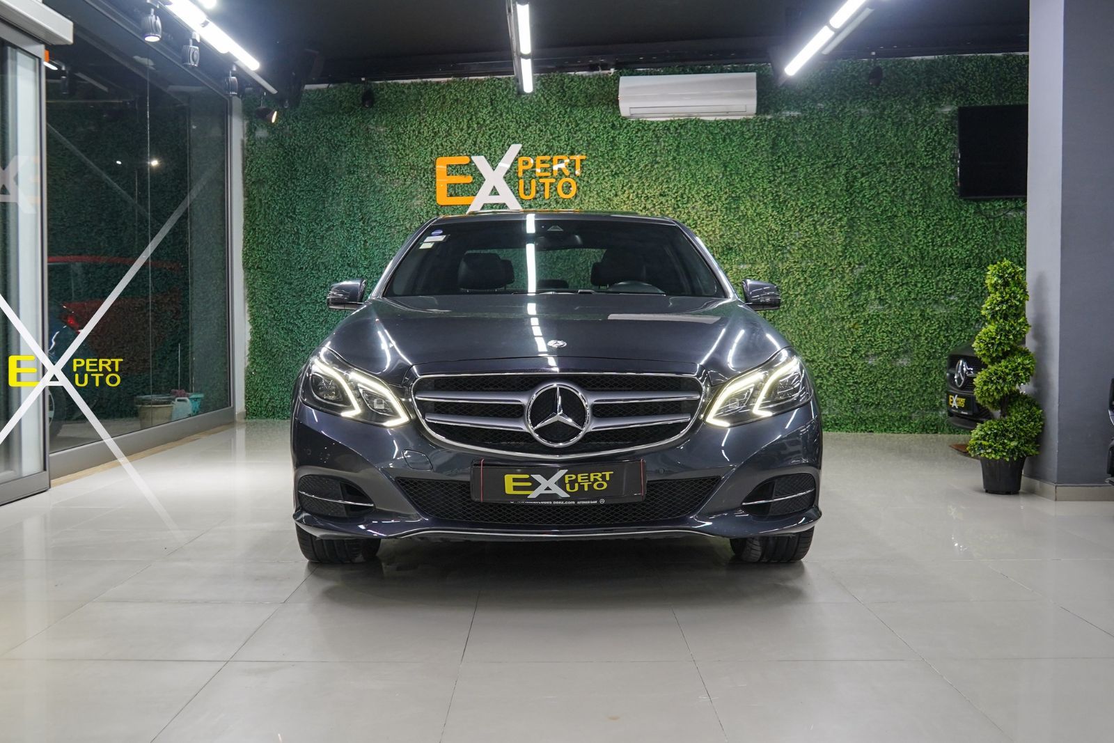 Mercedes-Benz Classe E à Sfax - Photo 2