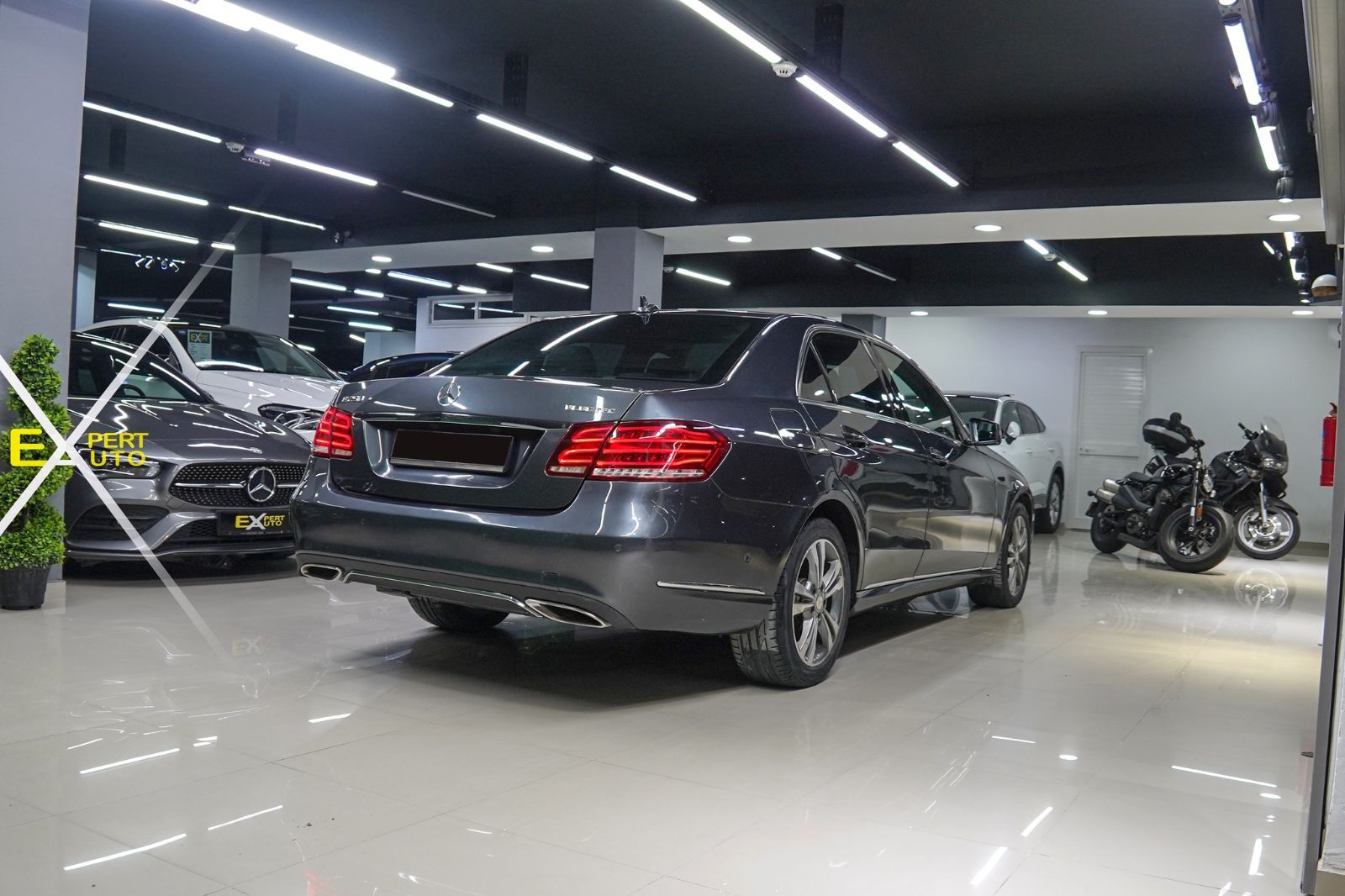Mercedes-Benz Classe E à Sfax - Photo 12