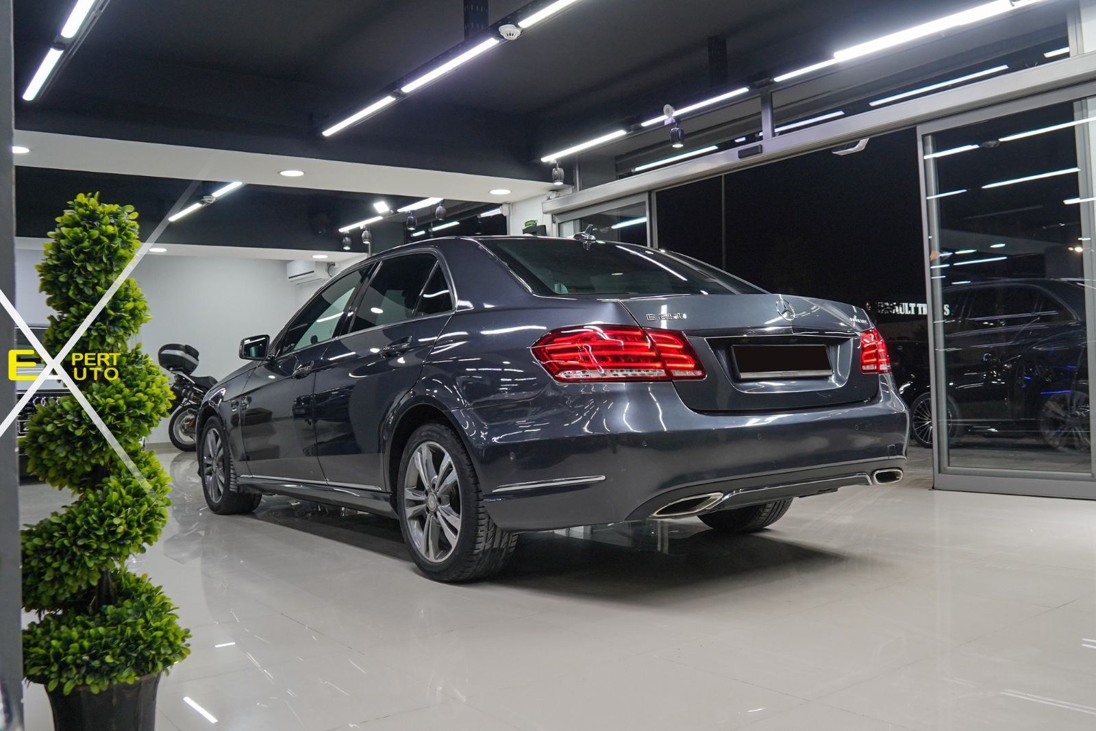 Mercedes-Benz Classe E à Sfax - Photo 13