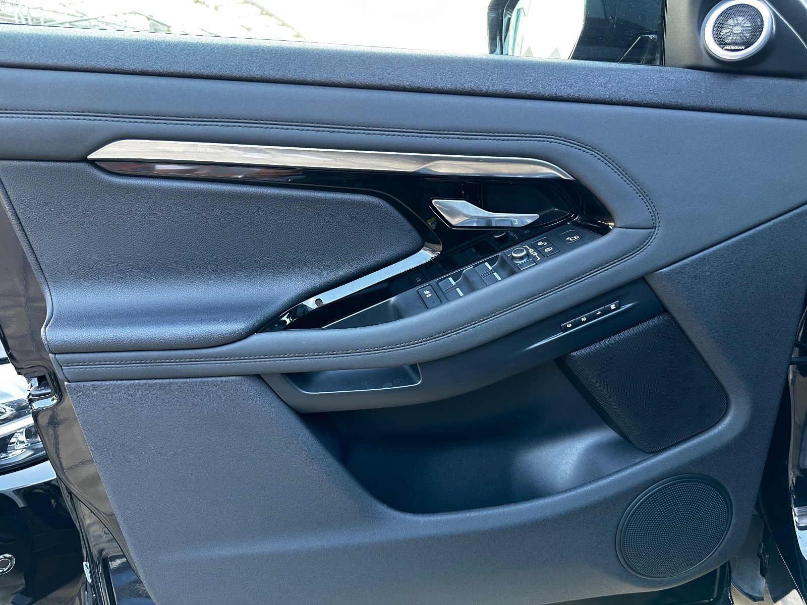 Land Rover Range Rover Evoque R-Dynamic SE à Nabeul - Photo 11