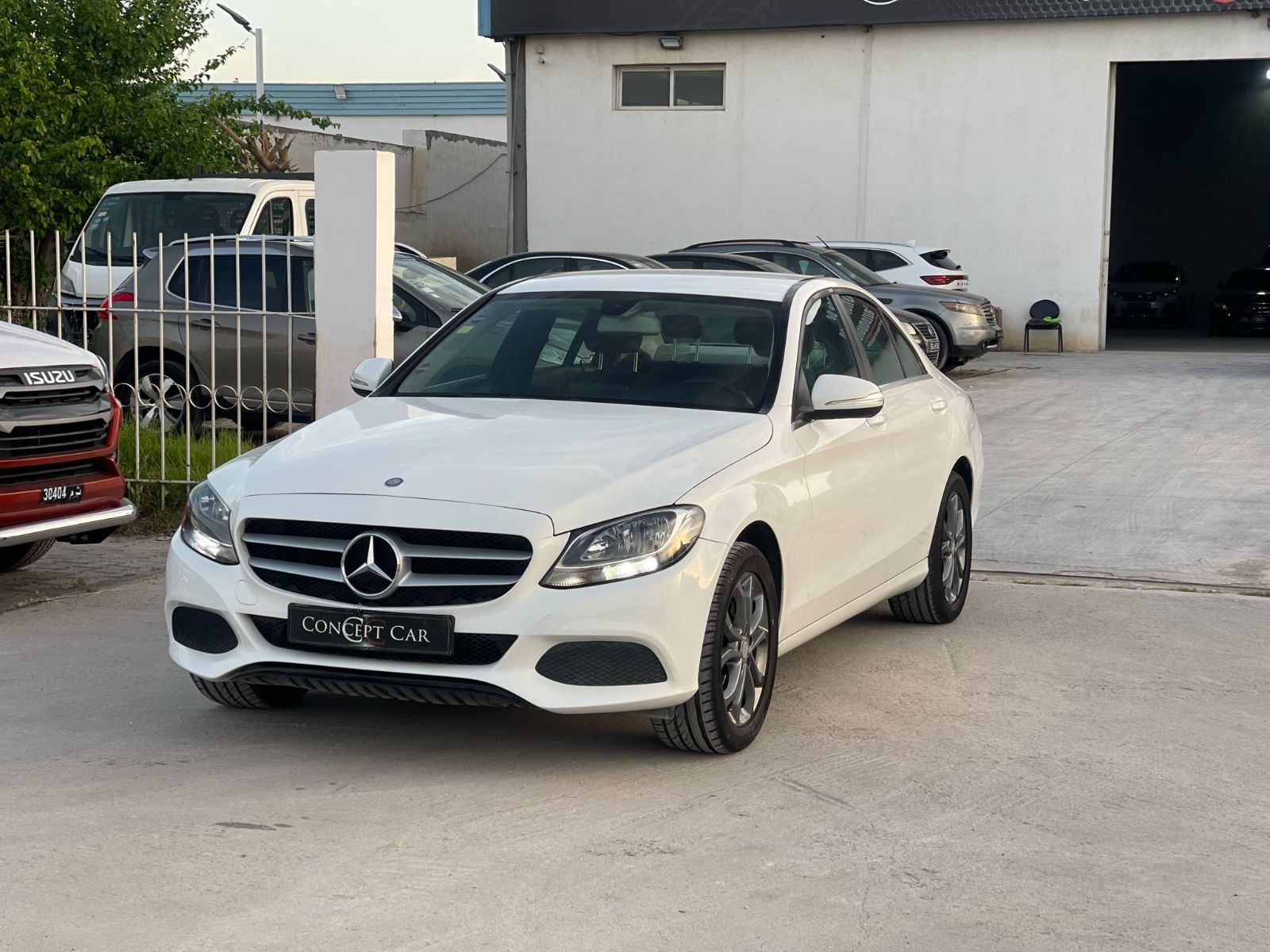 Mercedes-Benz Classe C AMG à Ben Arous - Photo 2