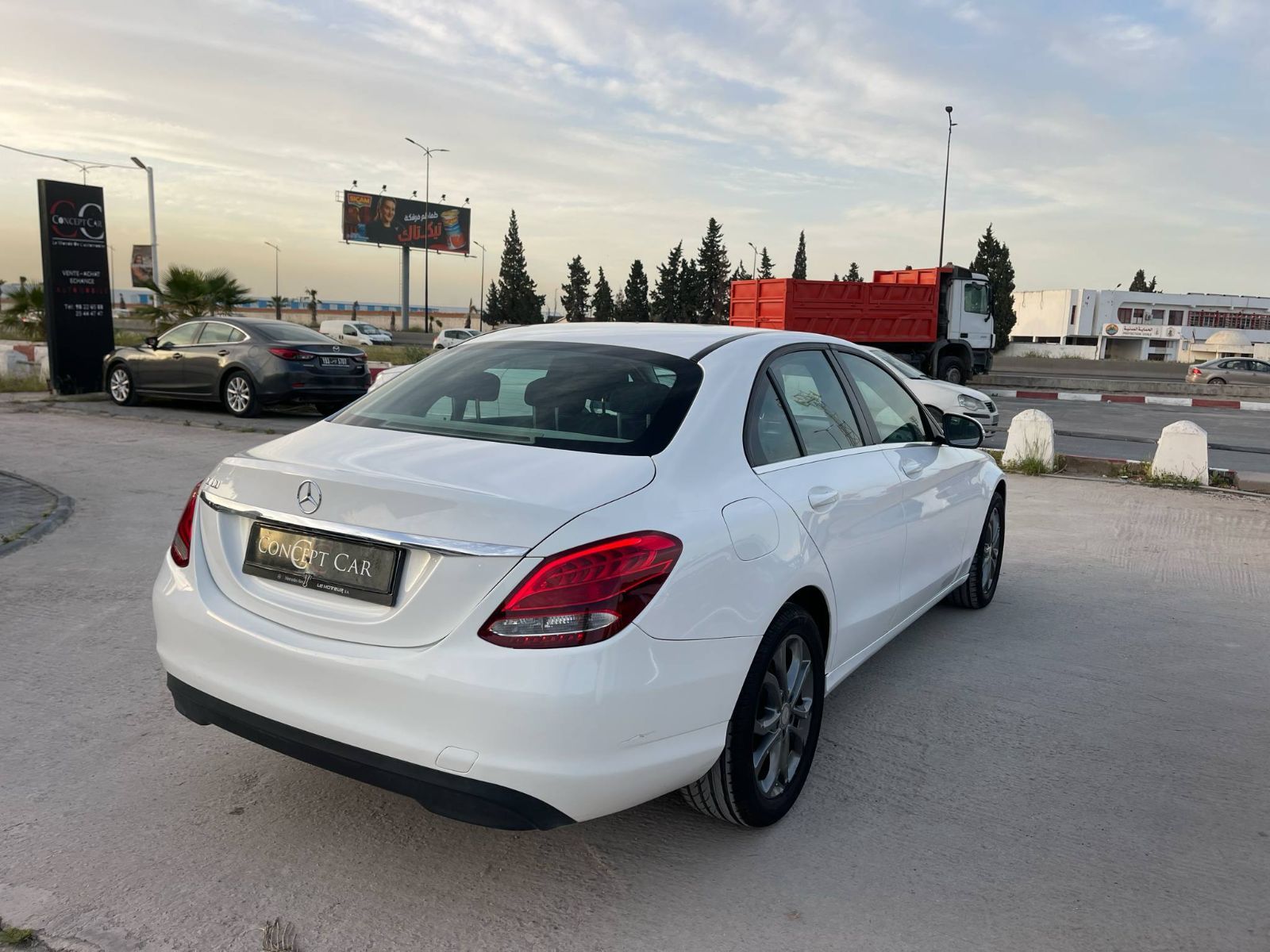 Mercedes-Benz Classe C AMG à Ben Arous - Photo 4