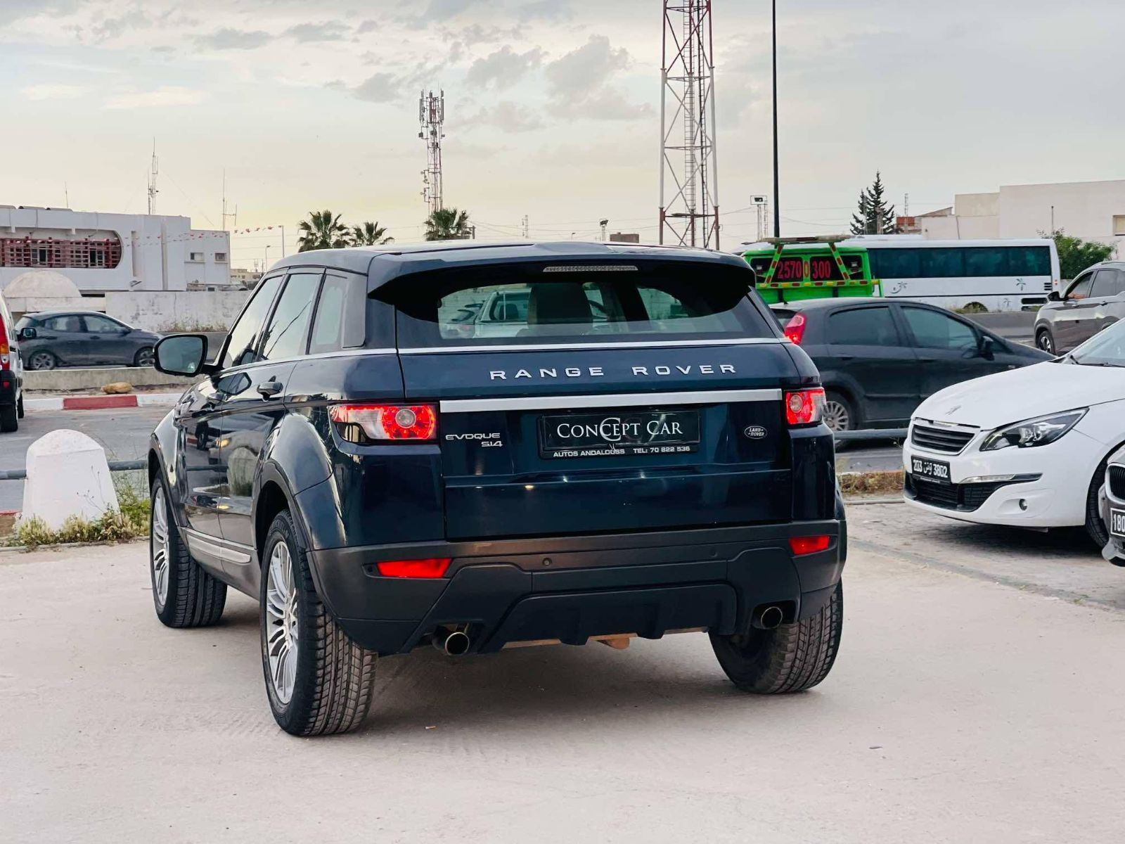Land Rover Range Rover Evoque R-Dynamic à Ben Arous - Photo 3