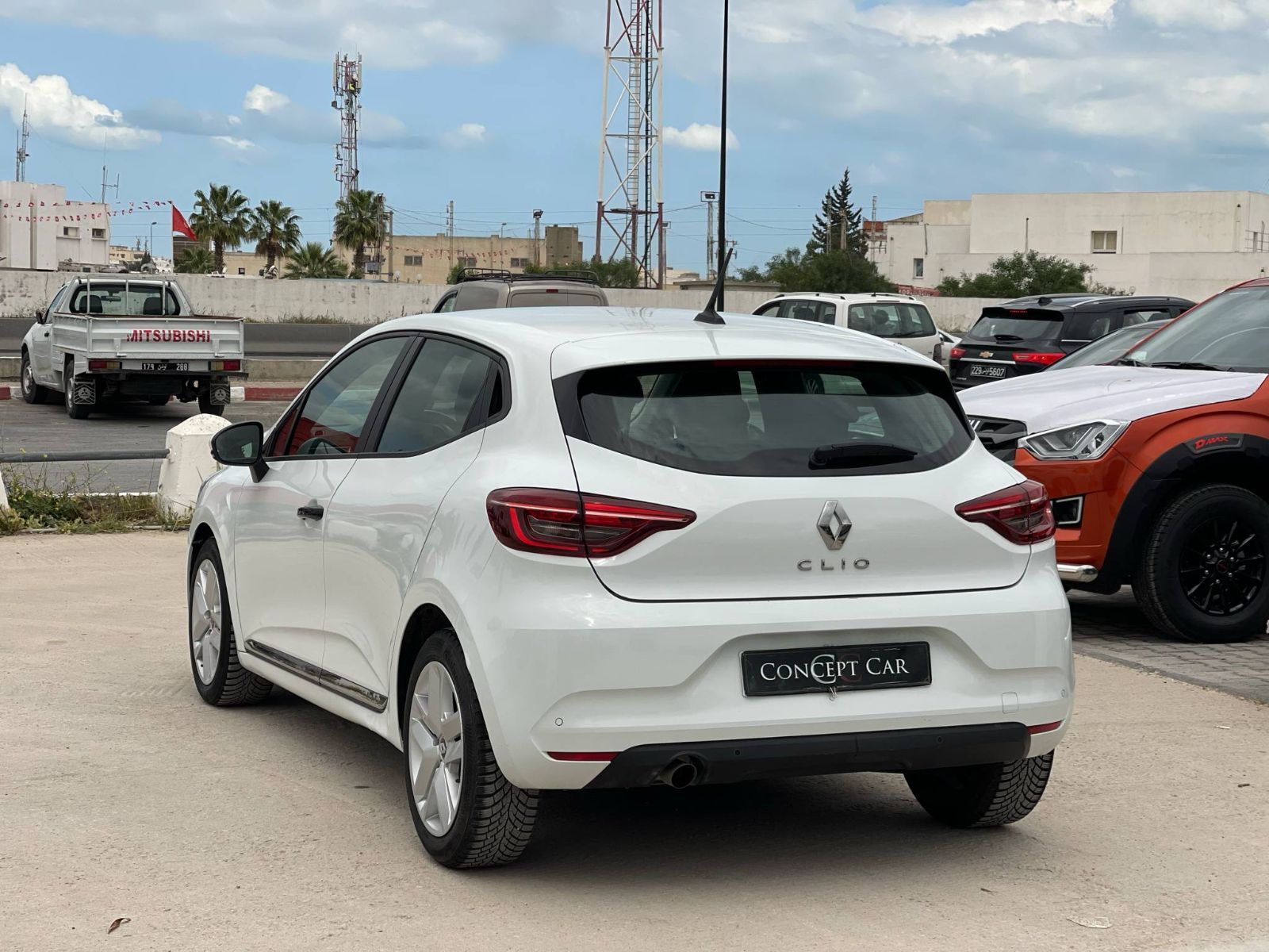 Renault Clio à Kairouan - Photo 3