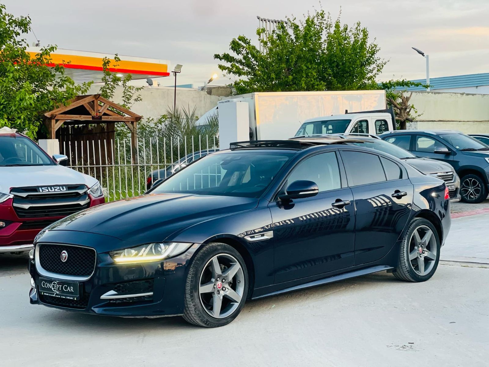 Jaguar XE à Tunis - Photo 2
