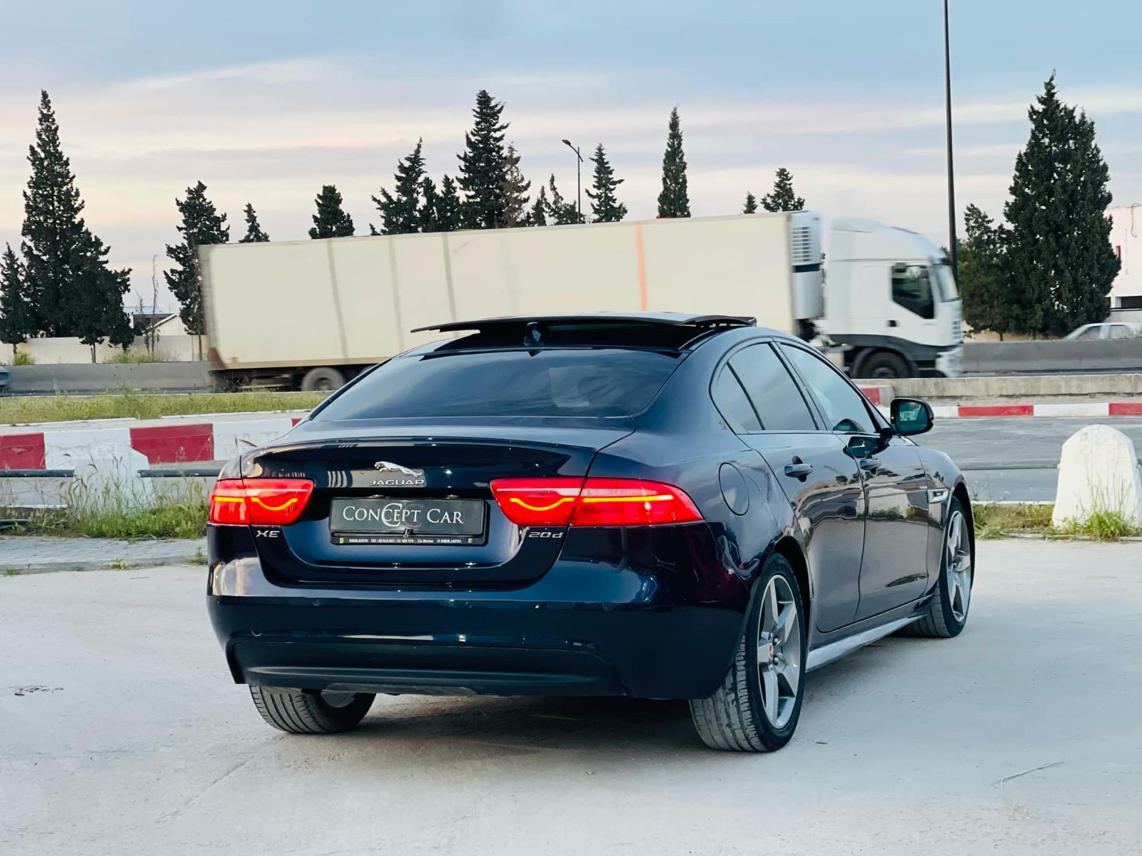 Jaguar XE à Tunis - Photo 4