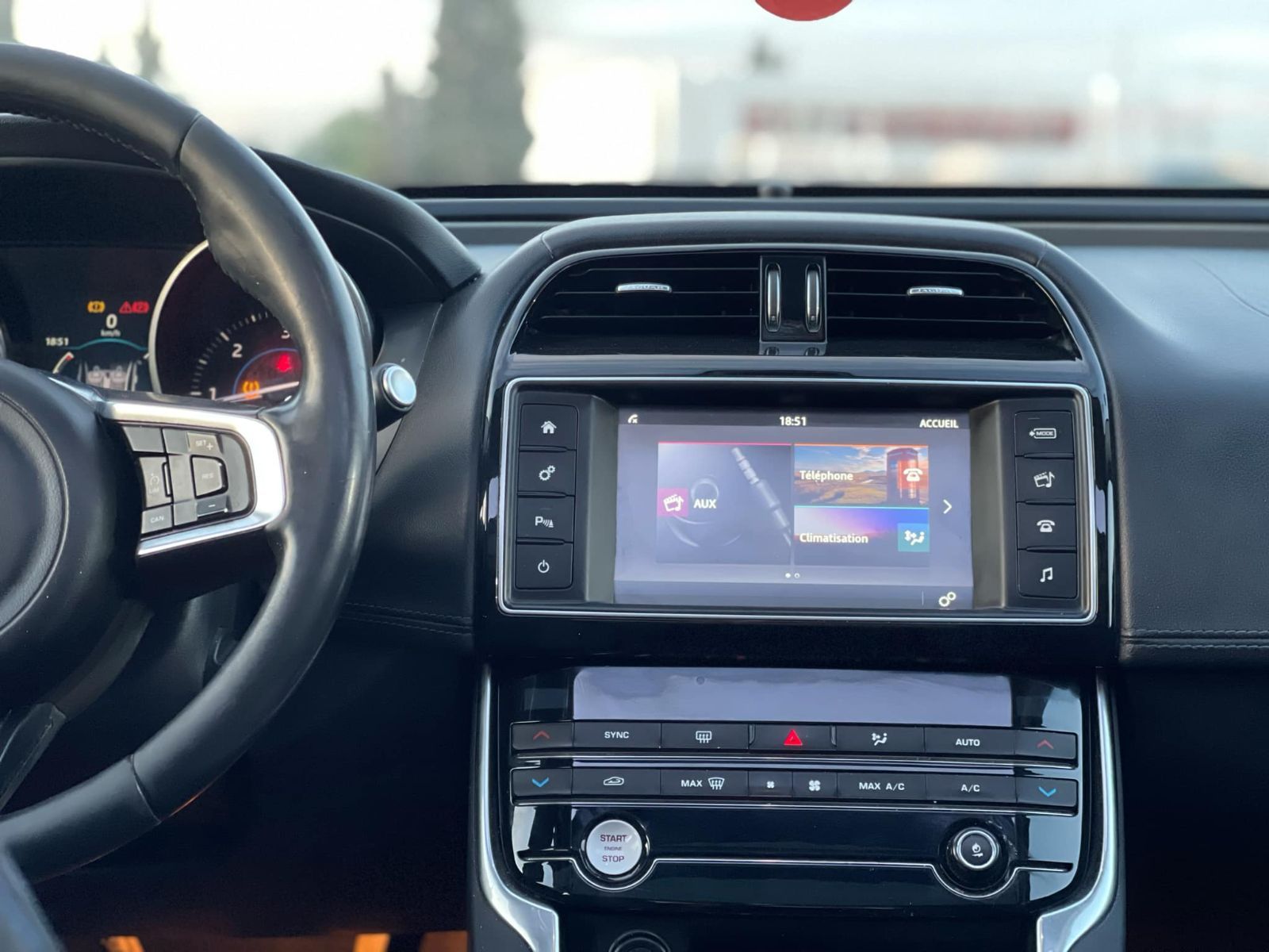 Jaguar XE à Tunis - Photo 10