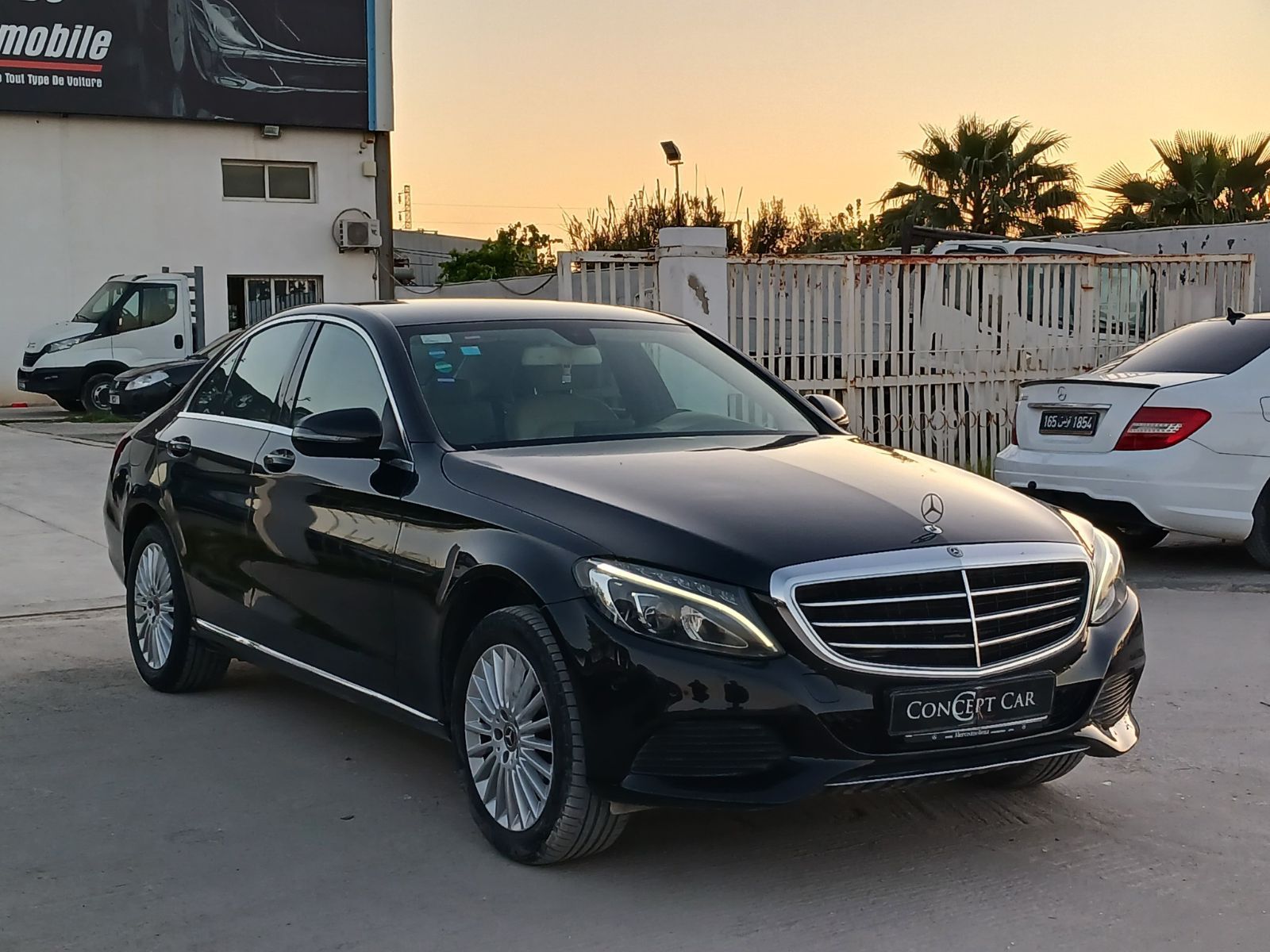 Mercedes-Benz Classe C à Tunis - Photo 1