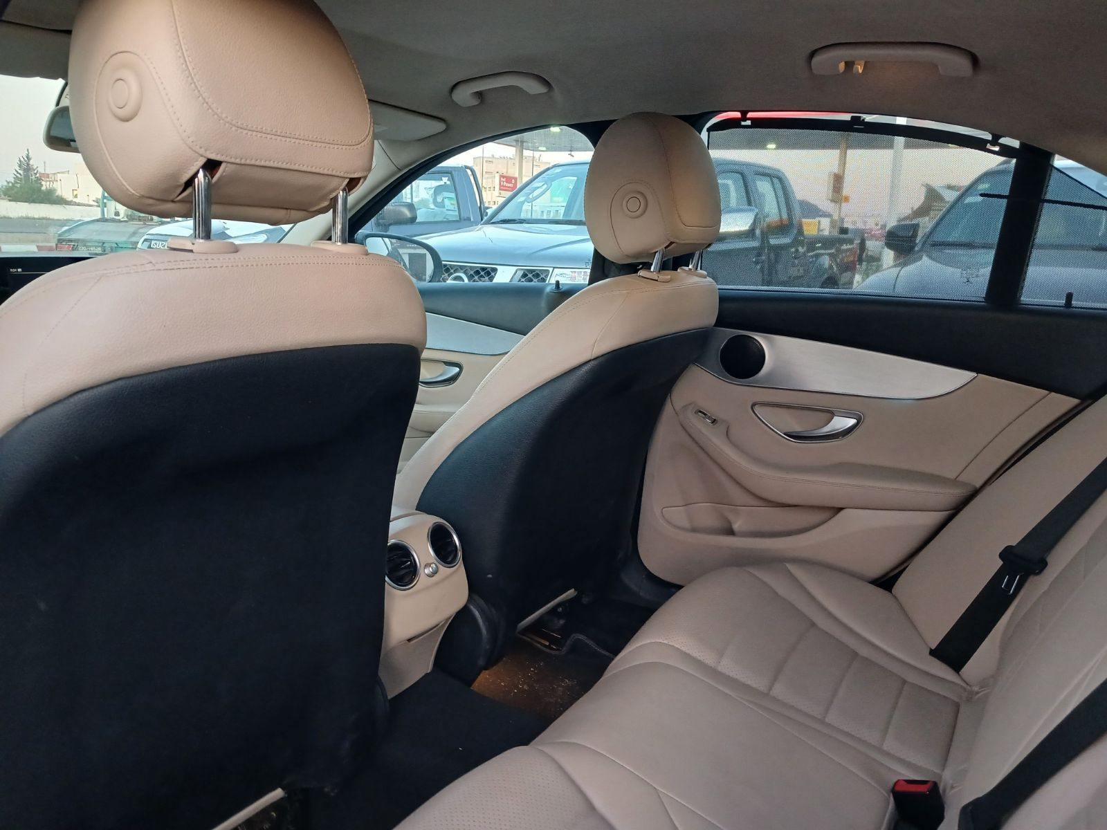 Mercedes-Benz Classe C à Tunis - Photo 6
