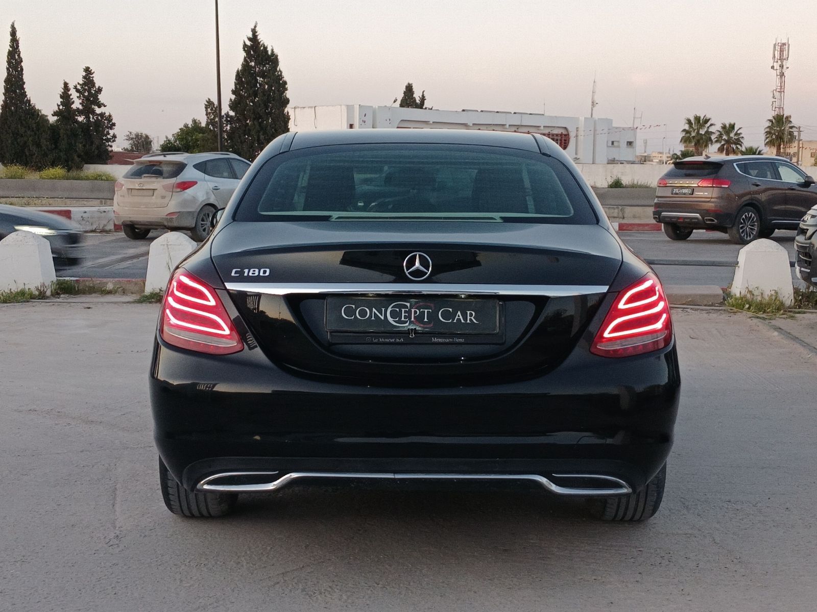 Mercedes-Benz Classe C à Tunis - Photo 10
