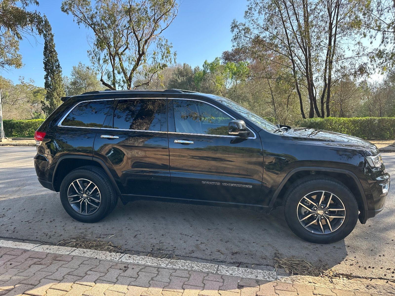 Jeep Grand Cherokee à Tunis - Photo 3
