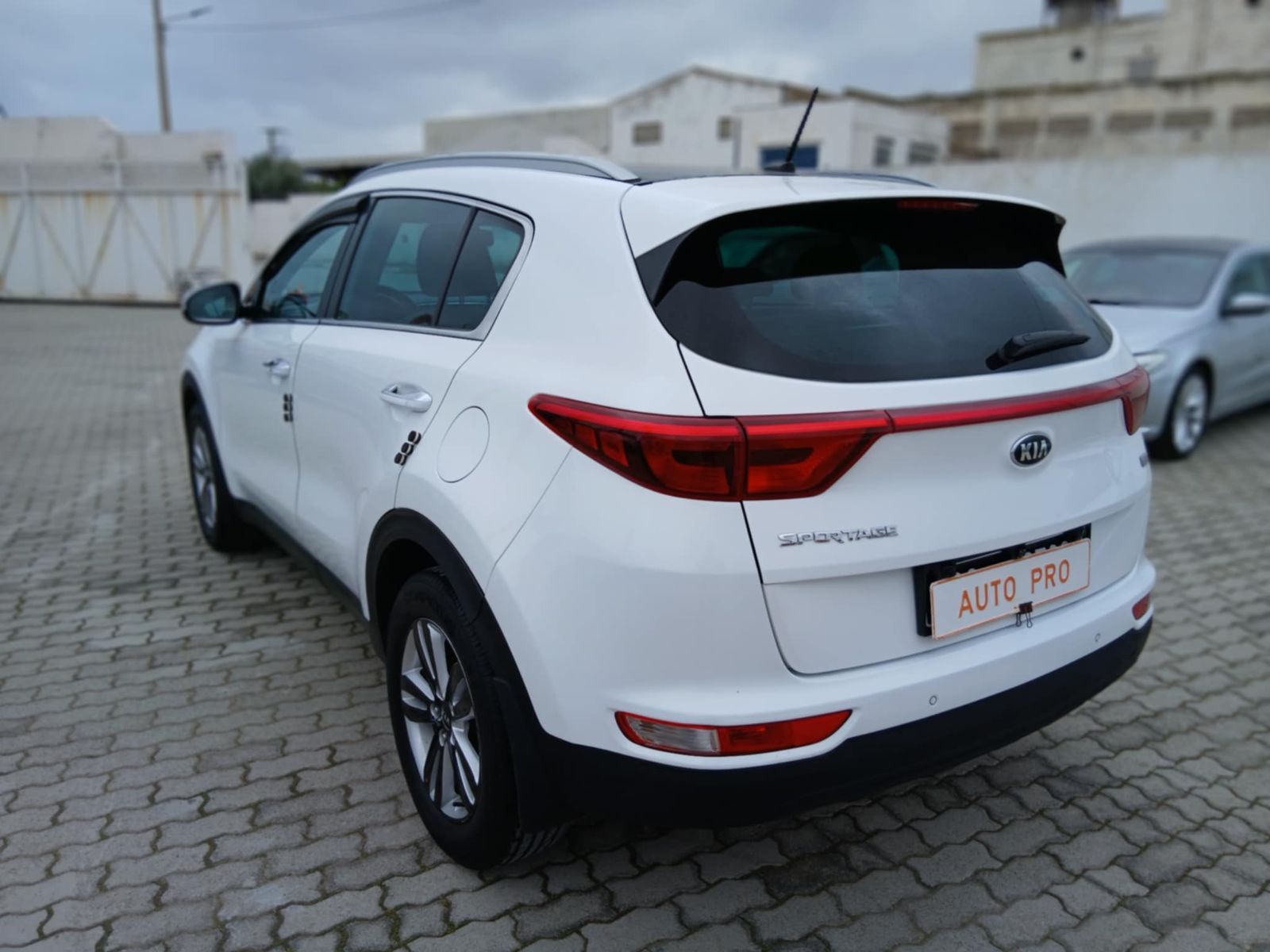 KIA Sportage à Tunis - Photo 4