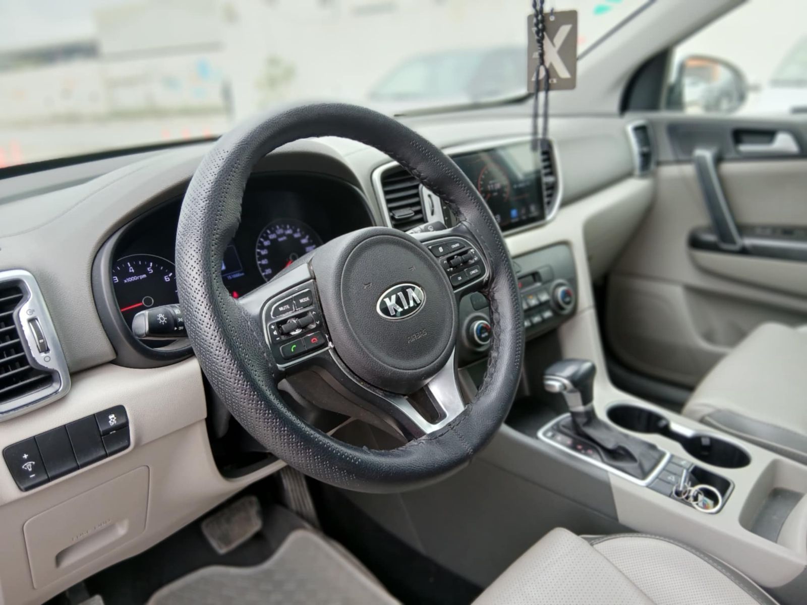 KIA Sportage à Tunis - Photo 6