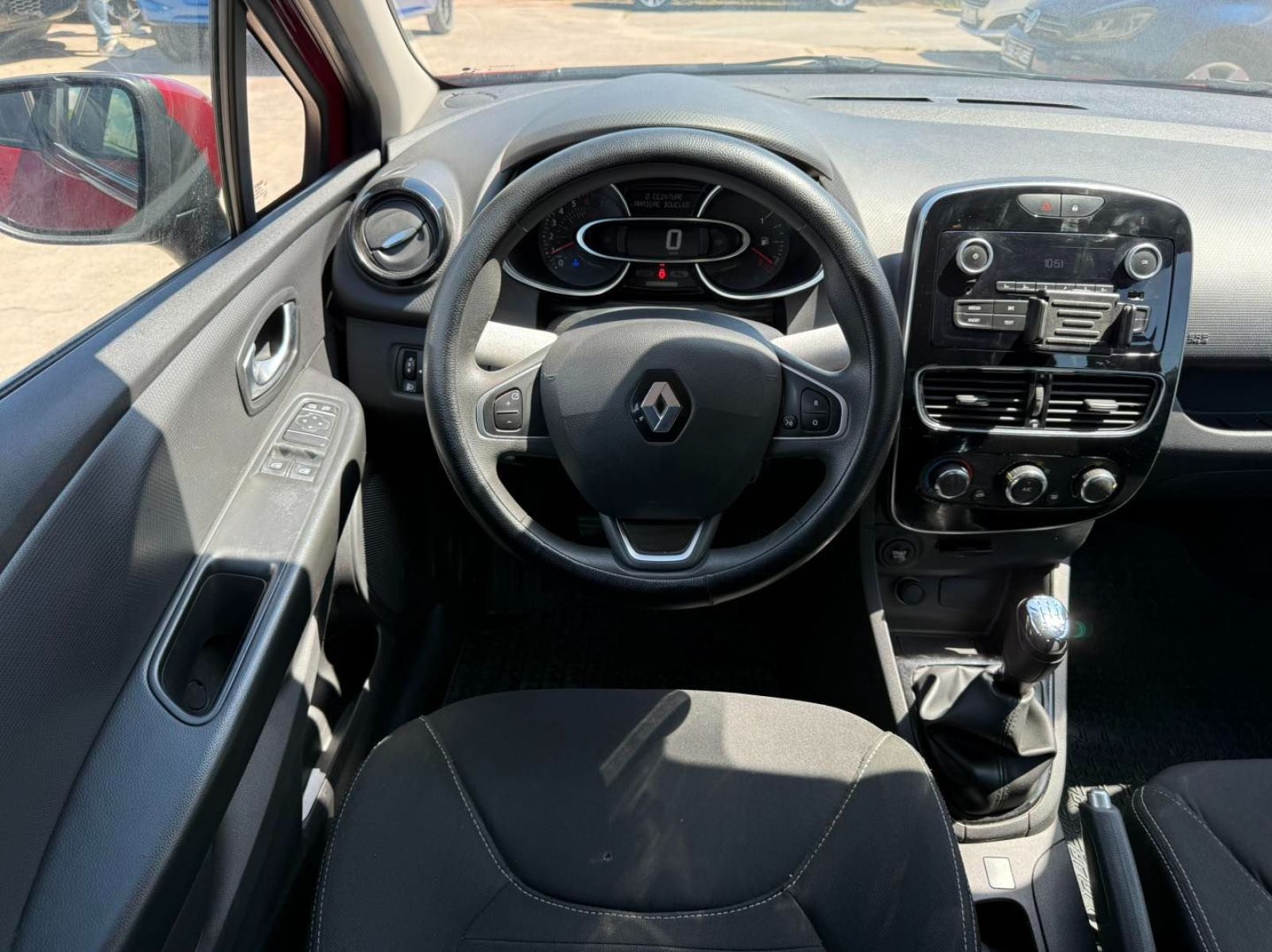 Renault Clio Life Plus à Tunisie - Photo 7