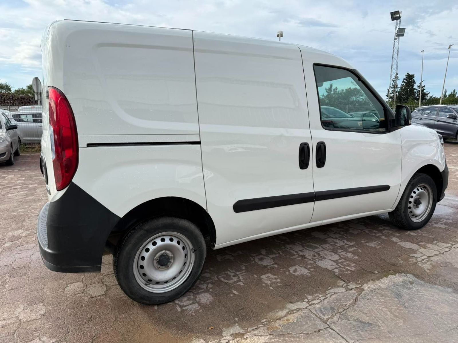 Fiat Doblo 3 places à Ariana - Photo 5