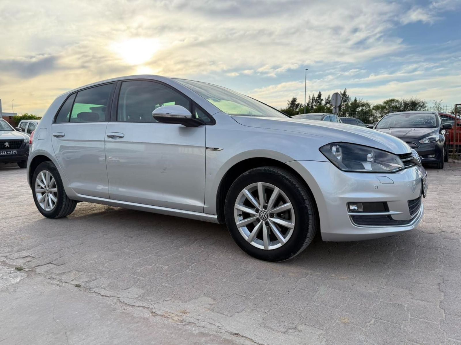Volkswagen Golf 7 à Tunis - Photo 3