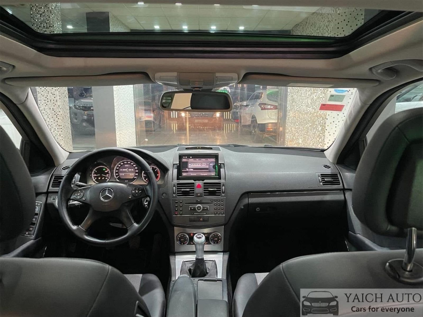 Mercedes-Benz Classe C à Sfax - Photo 3