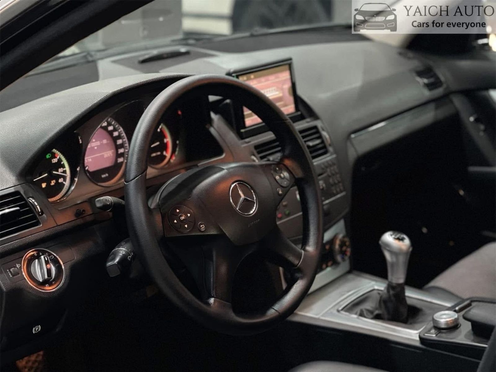 Mercedes-Benz Classe C à Sfax - Photo 7