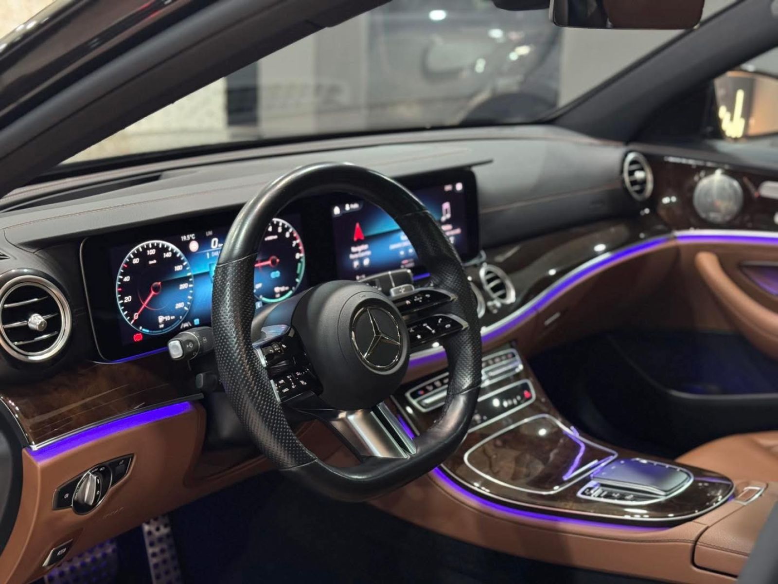 Mercedes-Benz Classe E à Tunis - Photo 9