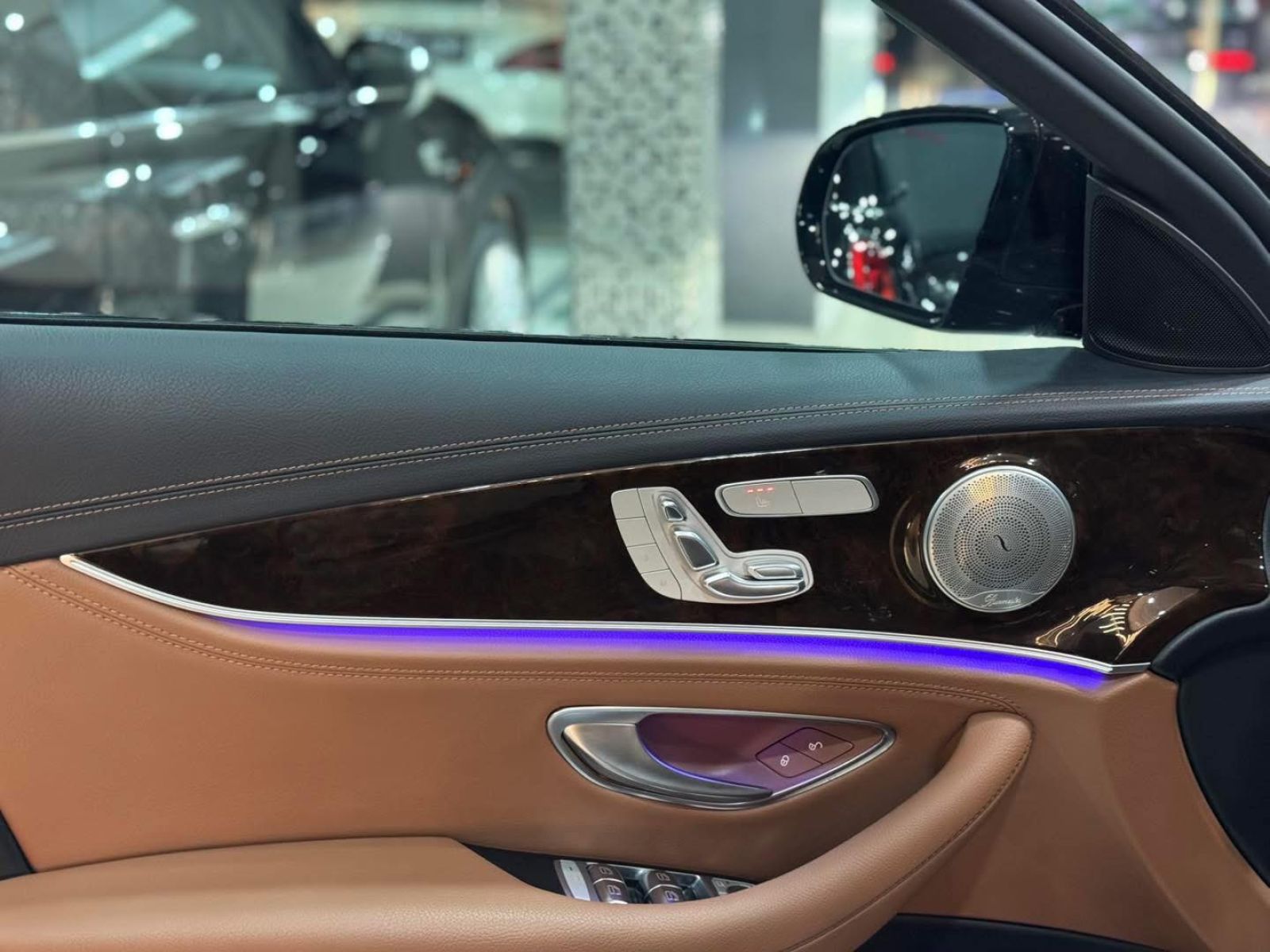 Mercedes-Benz Classe E à Tunis - Photo 14