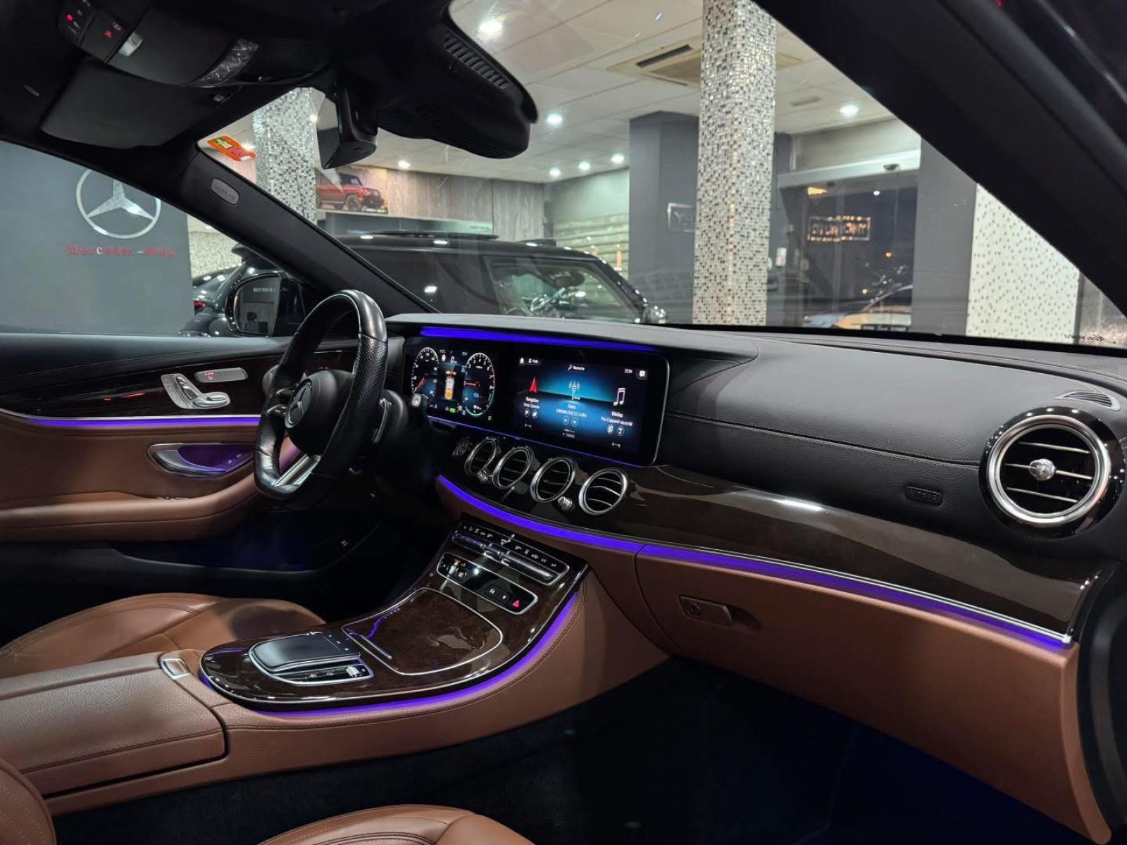 Mercedes-Benz Classe E à Tunis - Photo 16
