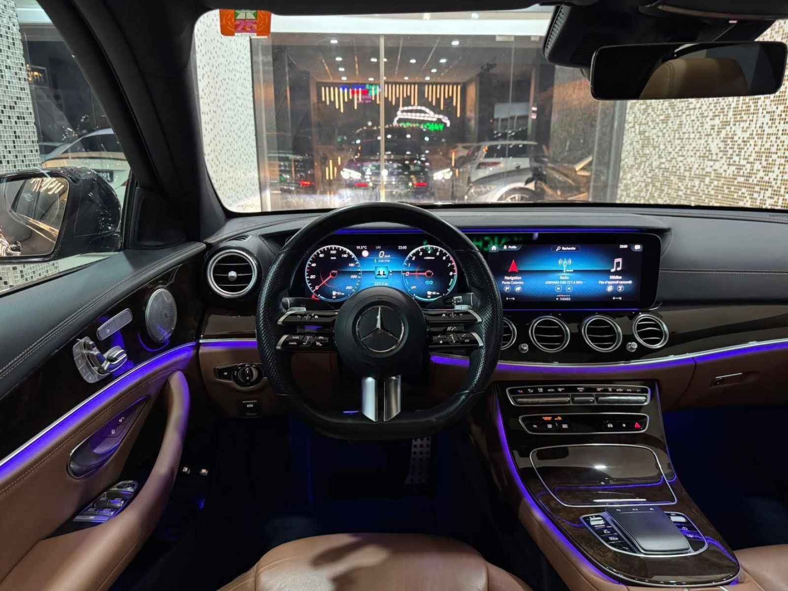 Mercedes-Benz Classe E à Tunis - Photo 26