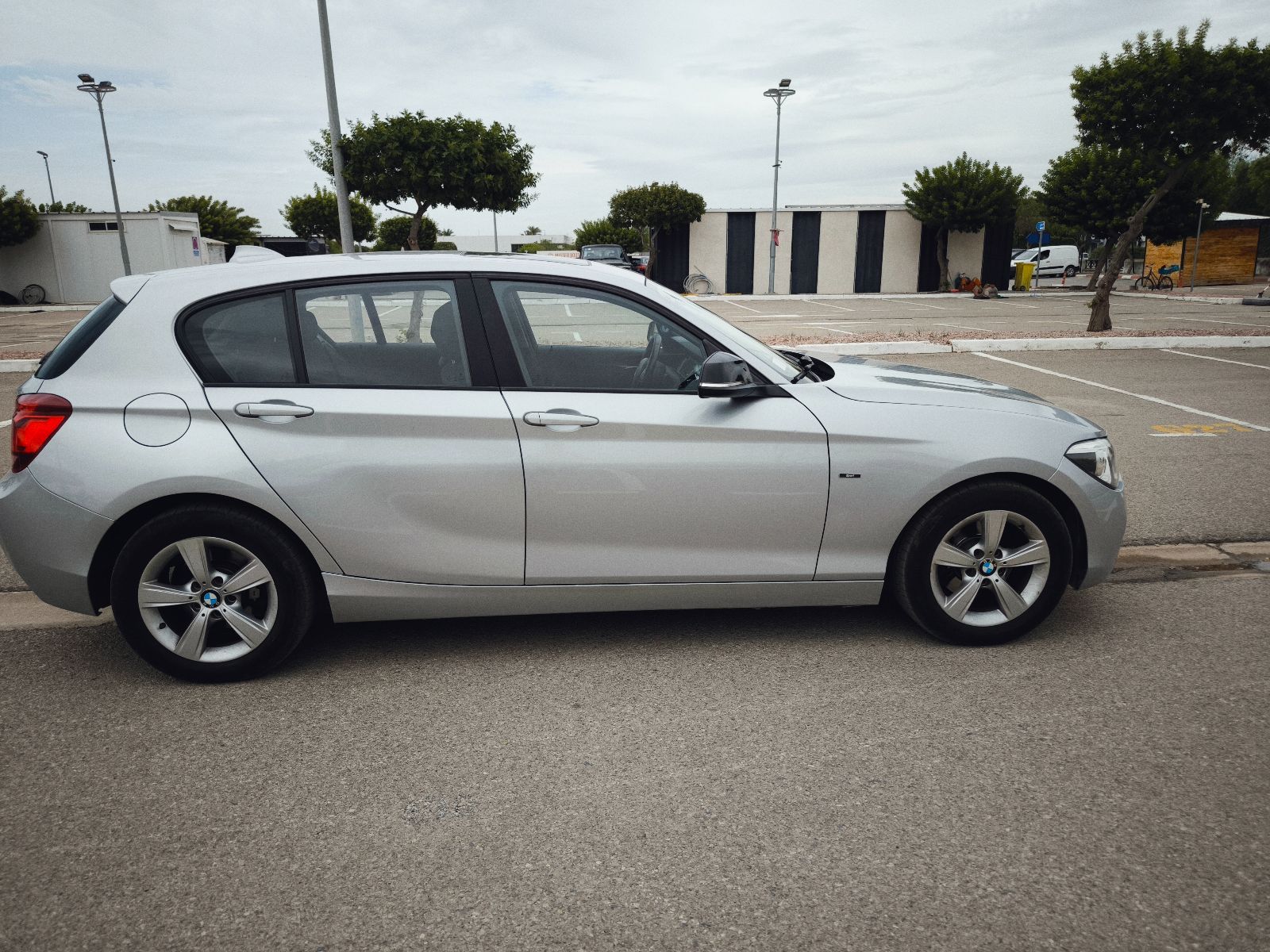 BMW Série 1 à Sfax - Photo 6