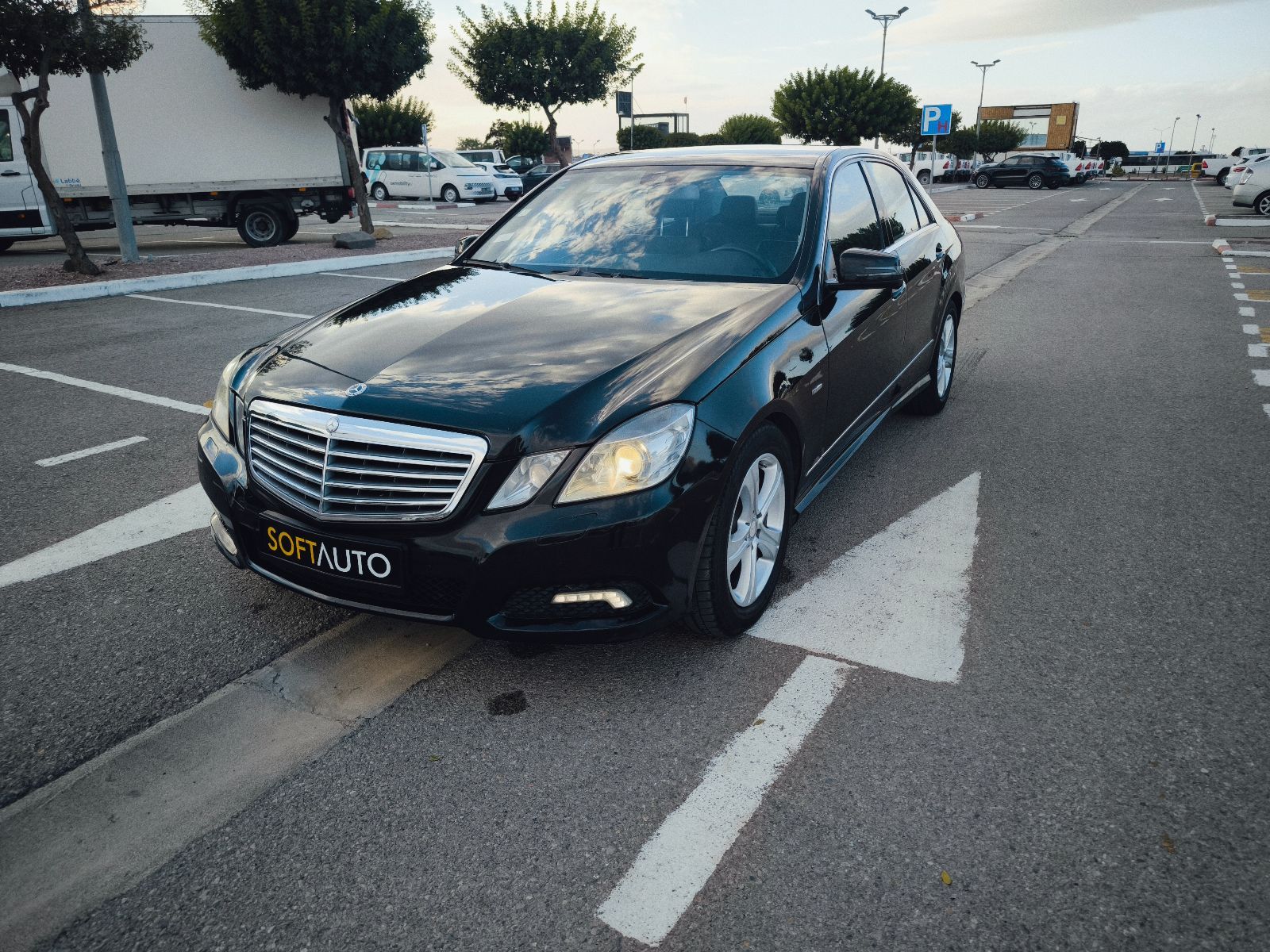Mercedes-Benz Classe E à Ben Arous - Photo 1