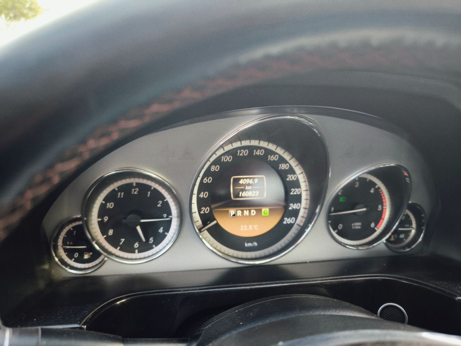 Mercedes-Benz Classe E à Ben Arous - Photo 11