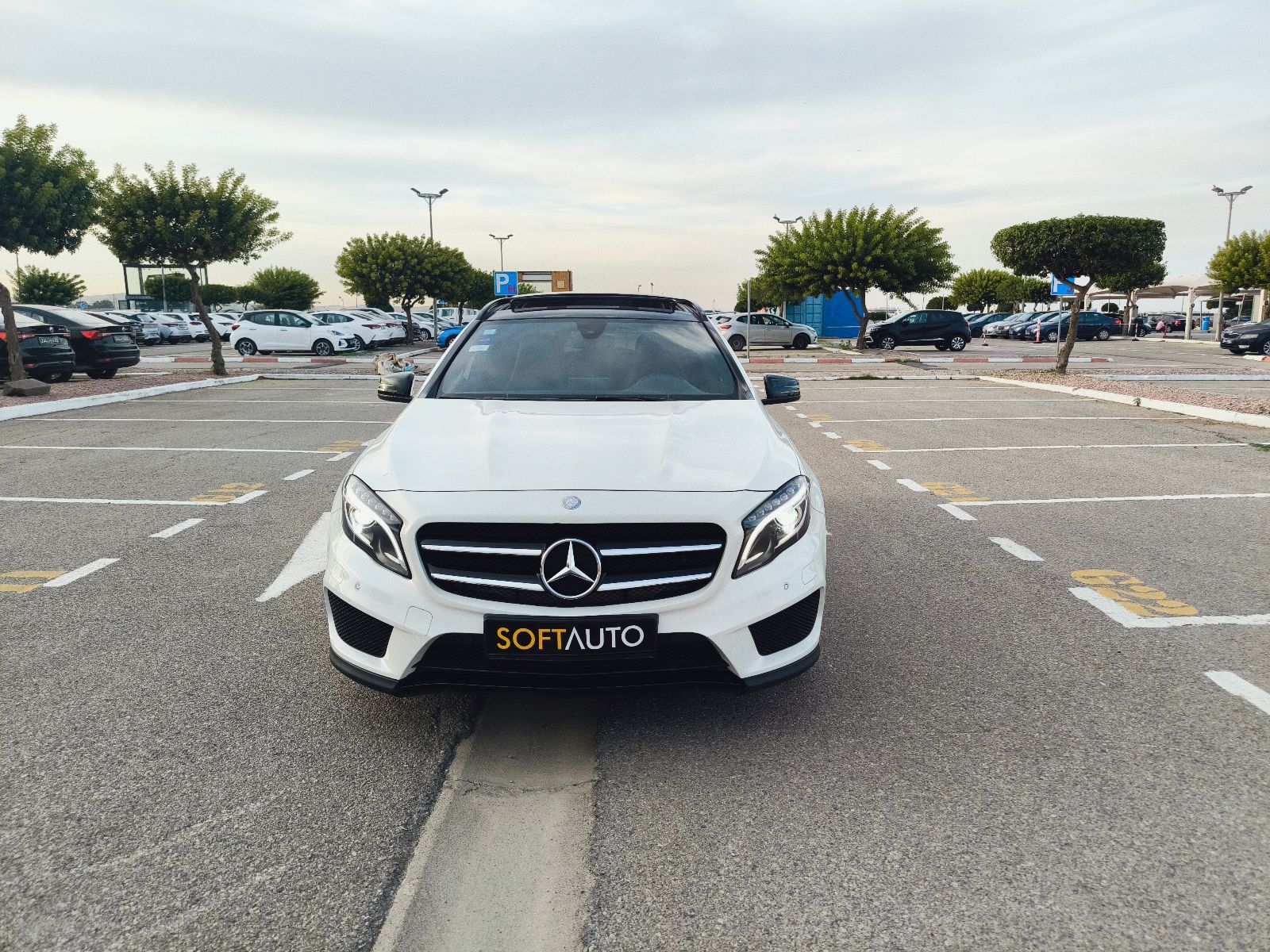Mercedes-Benz GLA AMG à Tunis - Photo 1