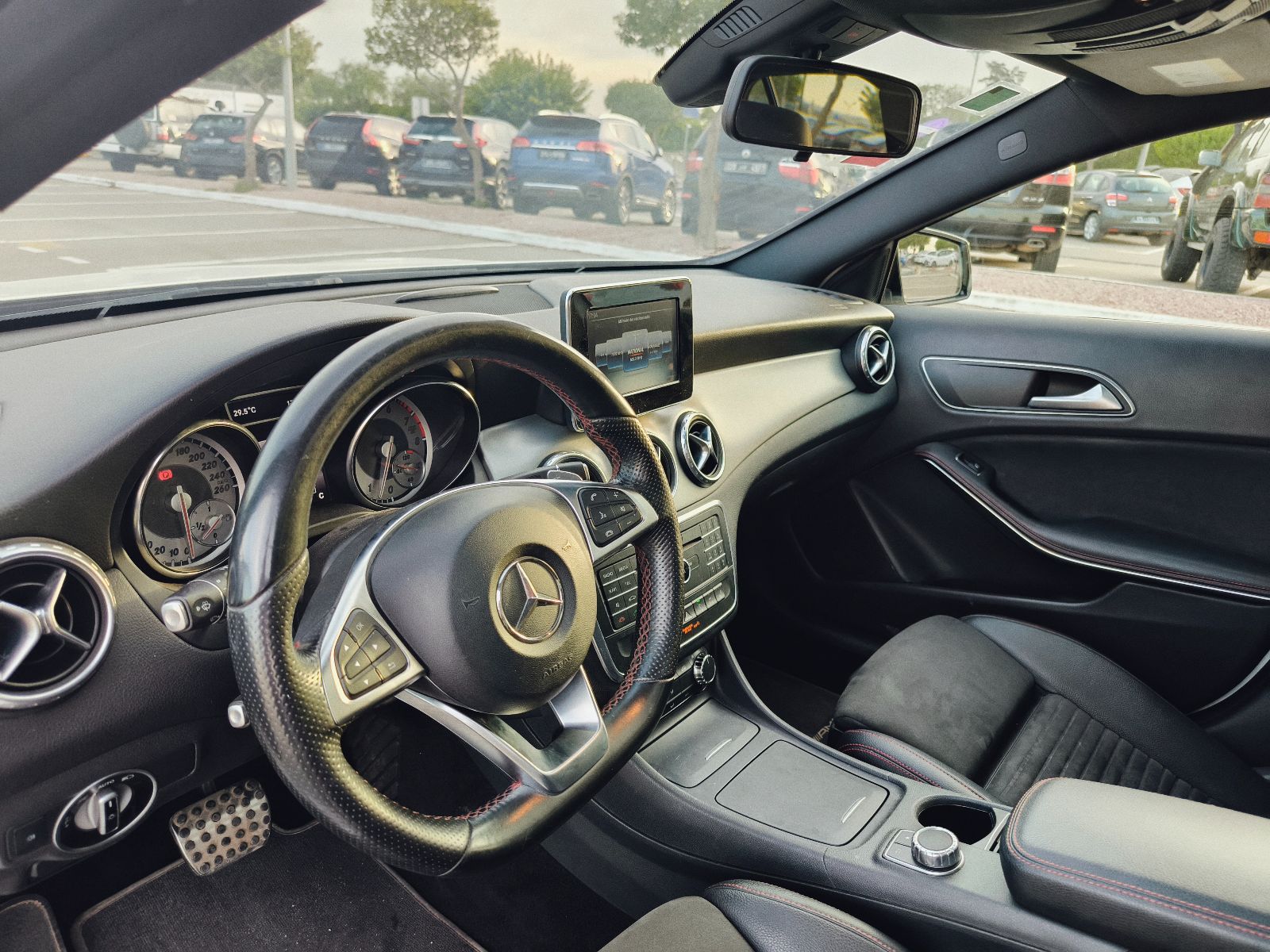 Mercedes-Benz GLA AMG à Tunis - Photo 12